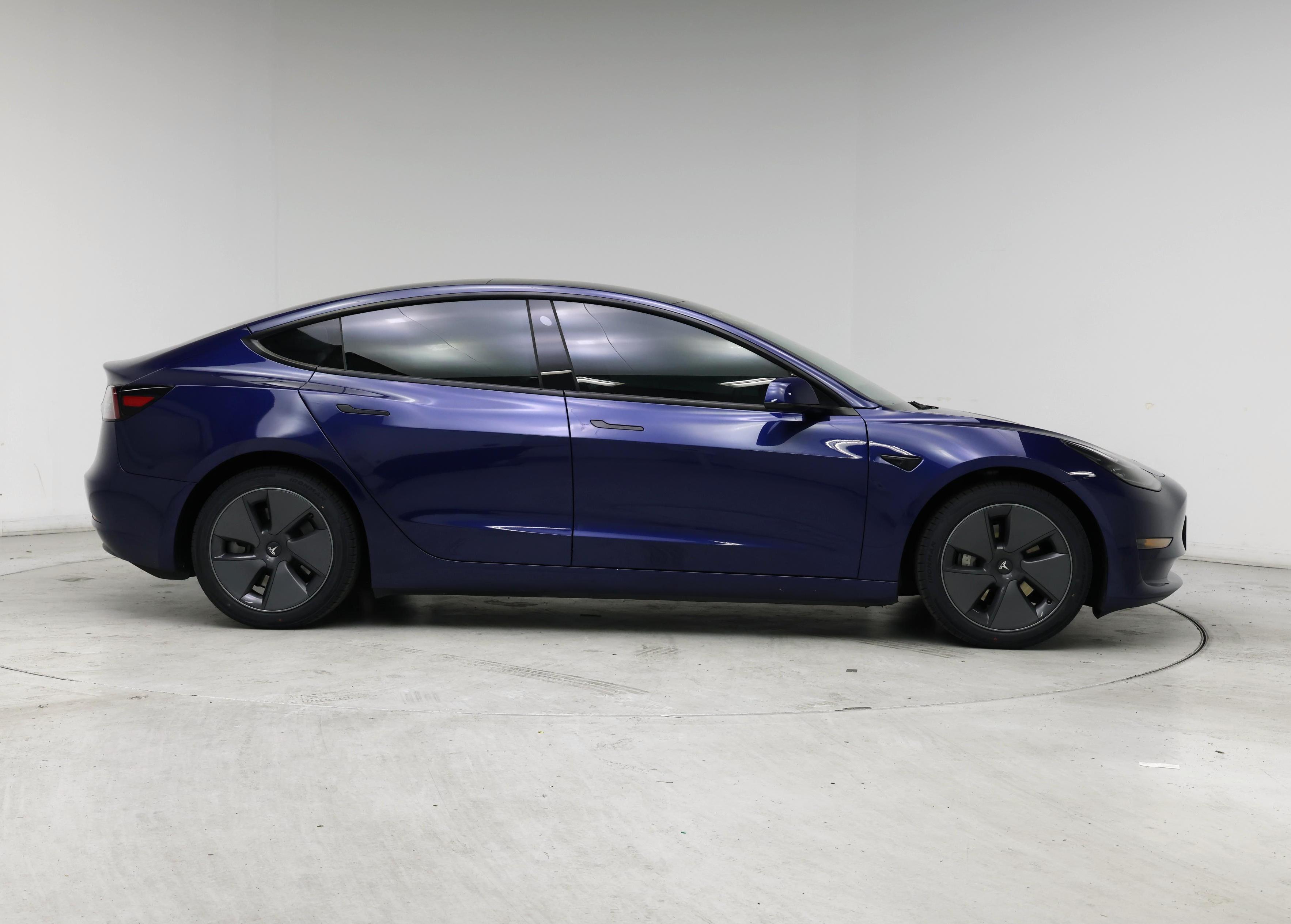 Thumbnail: 2023 Tesla Model 3 - 7