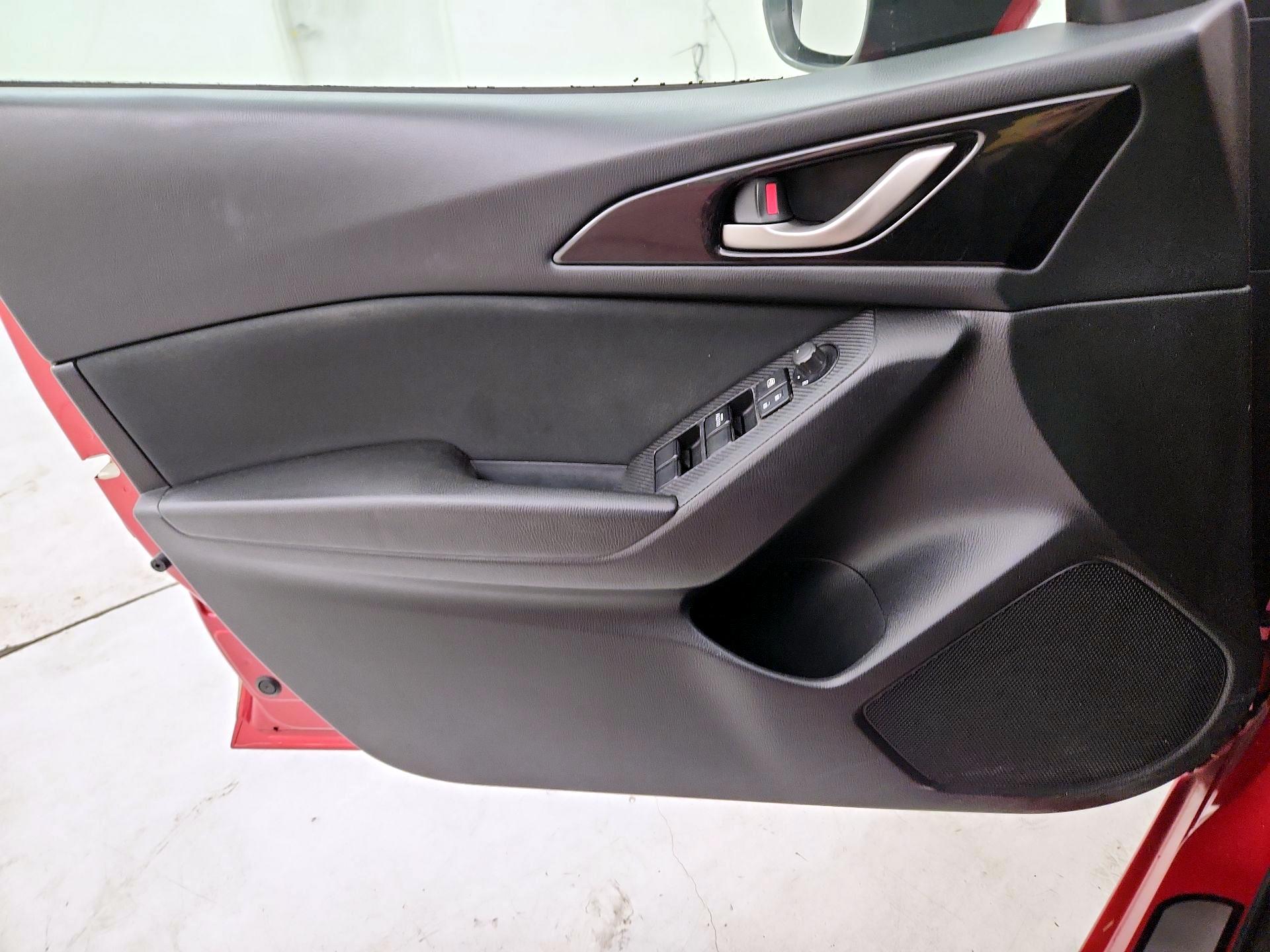 Thumbnail: 2016 Mazda Mazda3 - 12