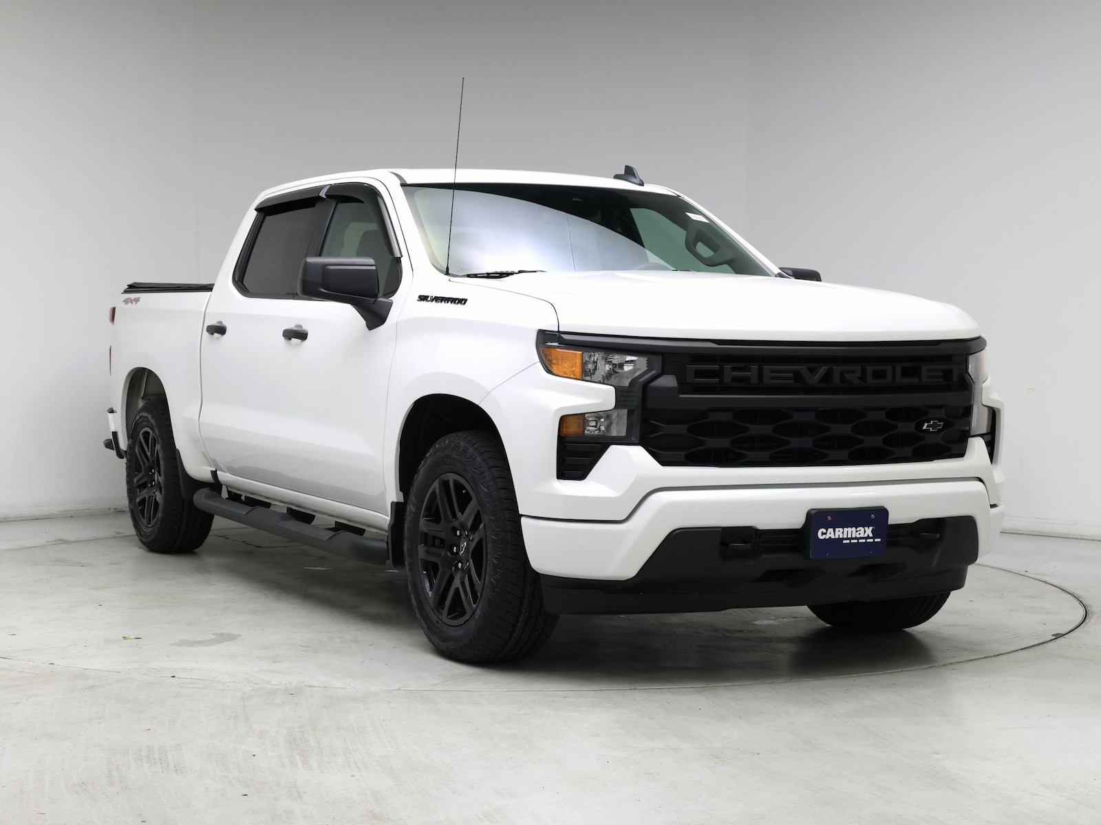 2024 Chevrolet Silverado 1500 Custom - Photo 2