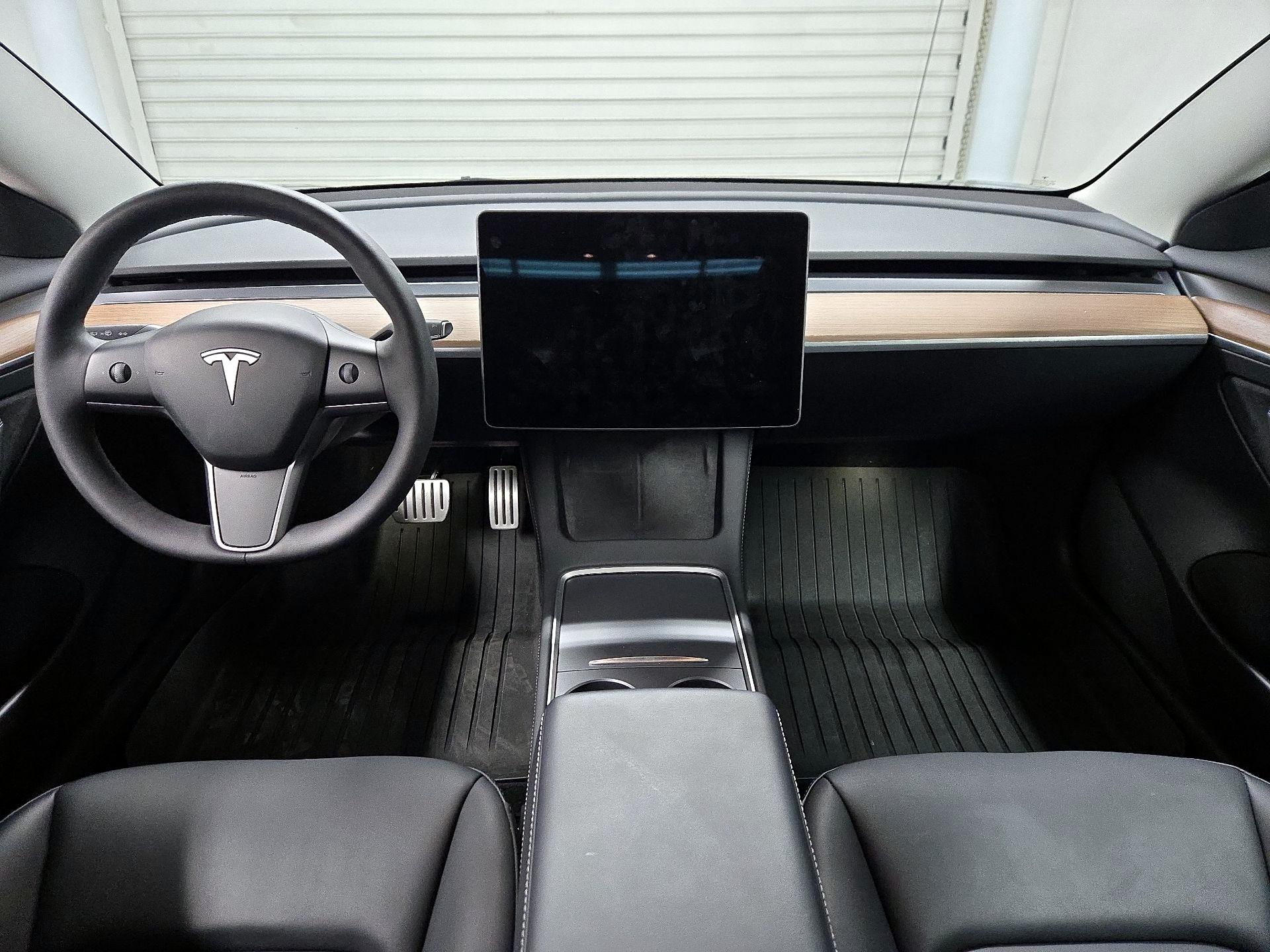 Thumbnail: 2023 Tesla Model 3 - 9