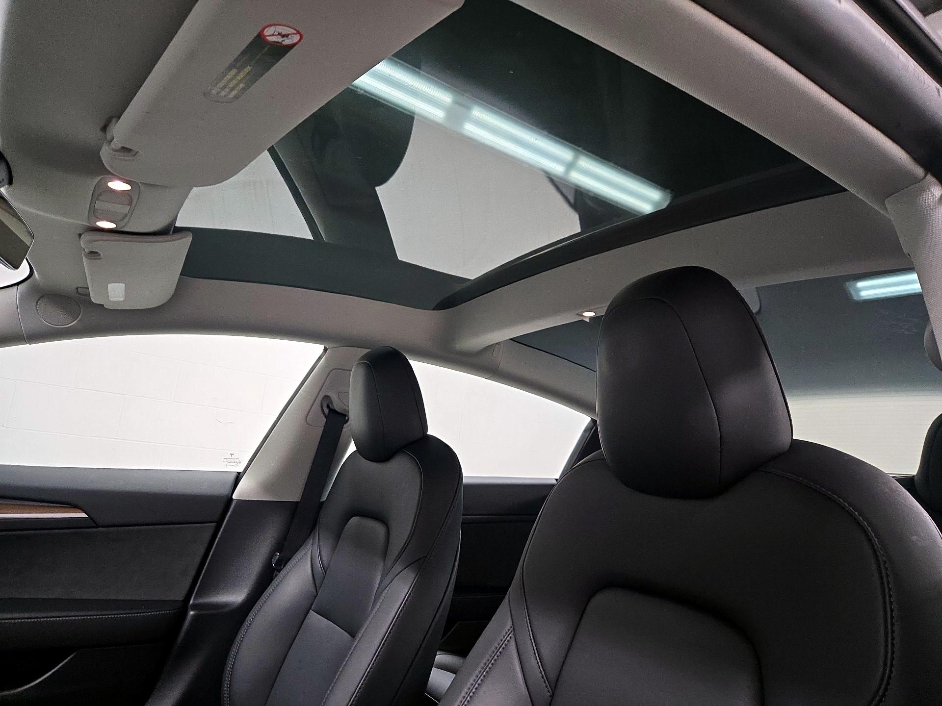Thumbnail: 2023 Tesla Model 3 - 18