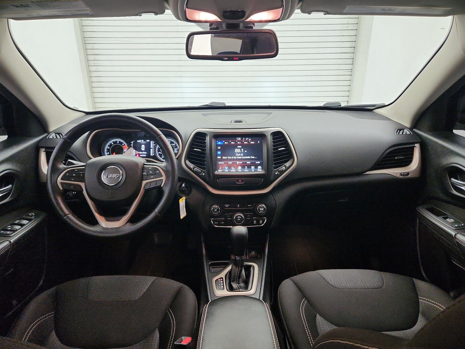 Thumbnail: 2017 Jeep Cherokee - 9