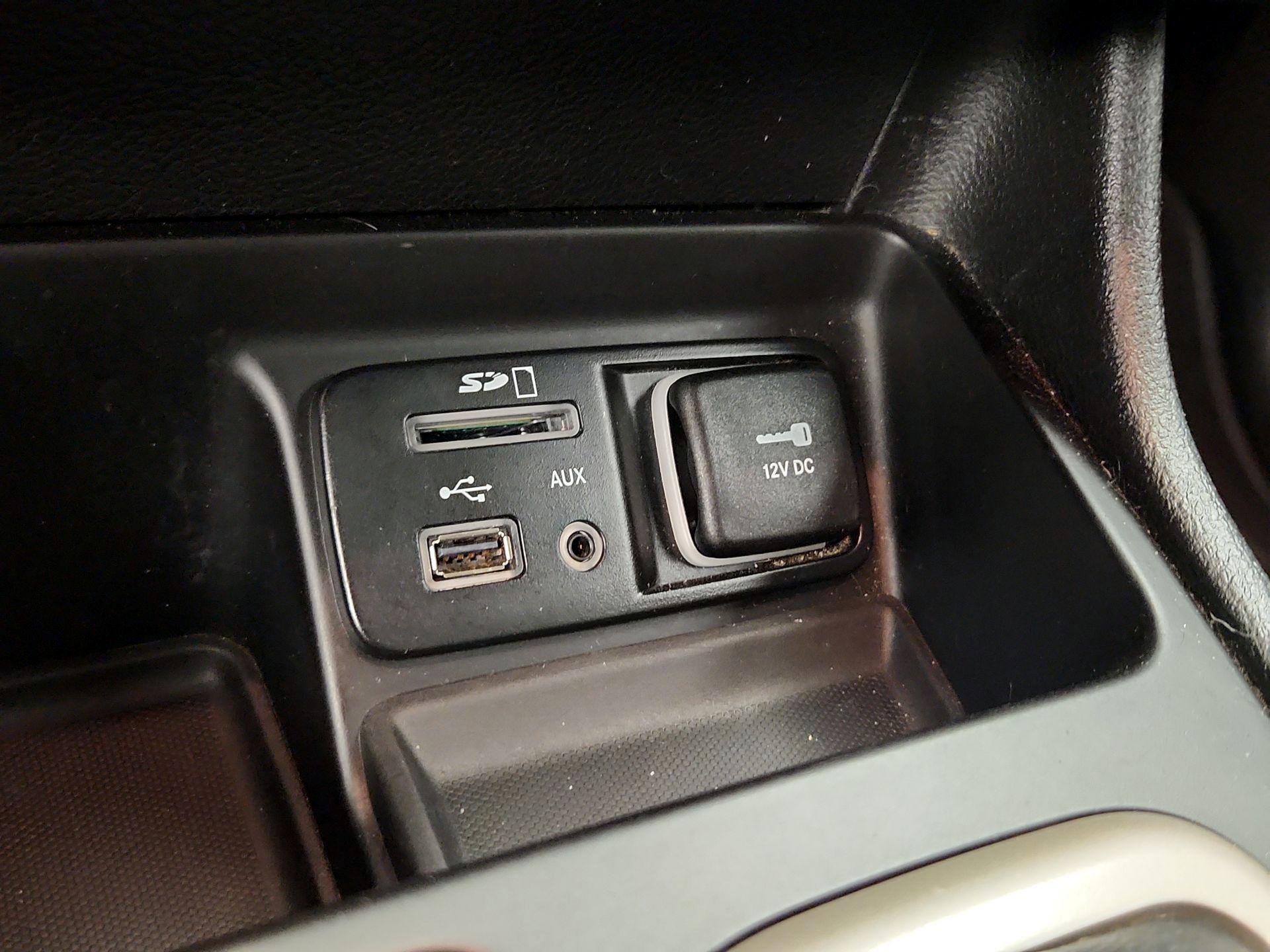 Thumbnail: 2017 Jeep Cherokee - 18