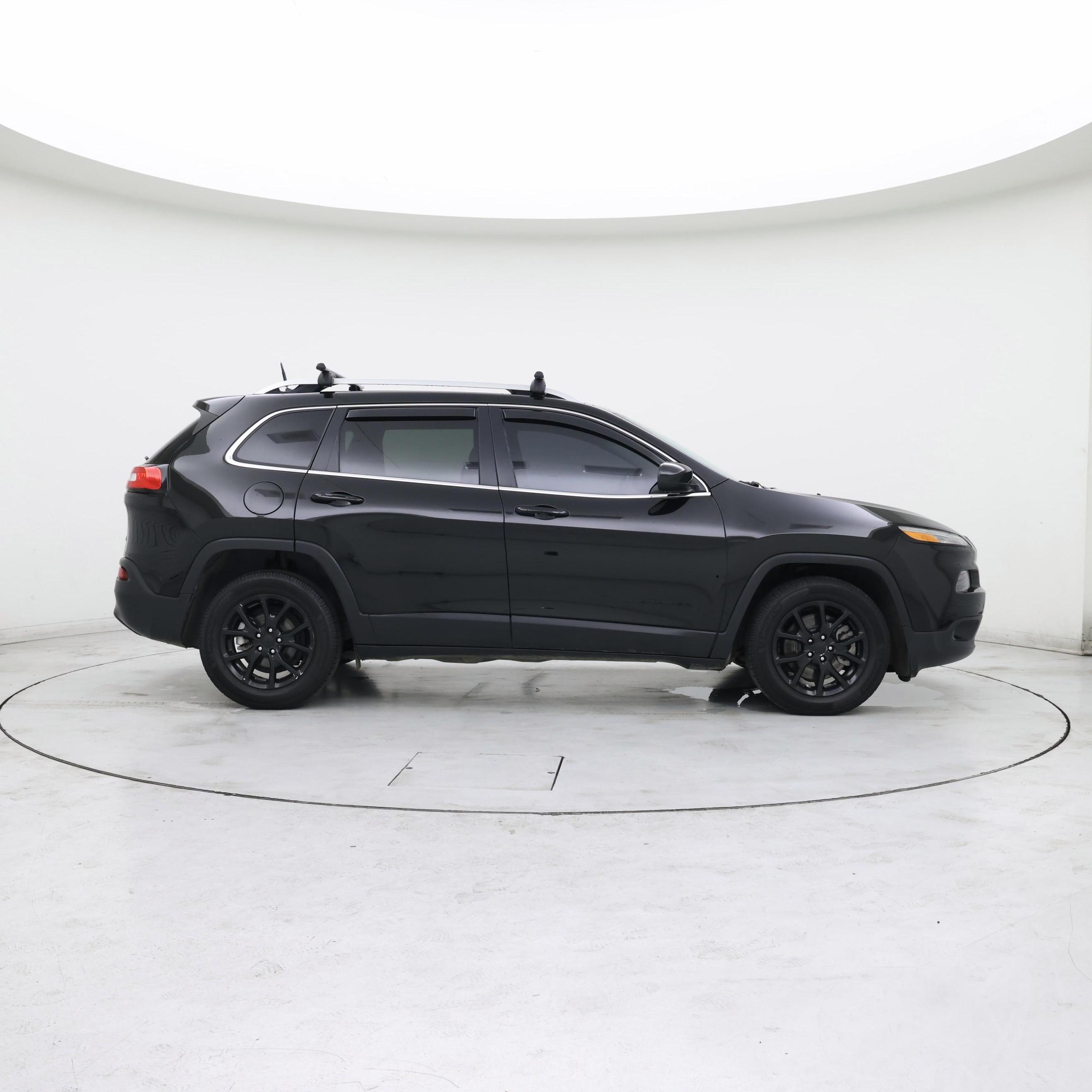 Thumbnail: 2017 Jeep Cherokee - 7
