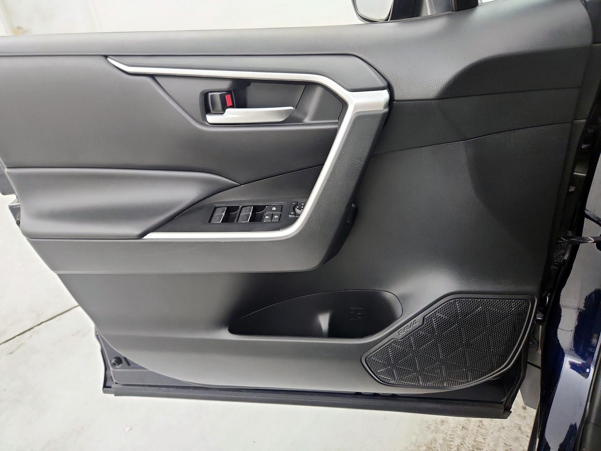 Thumbnail: 2023 Toyota RAV4 - 12