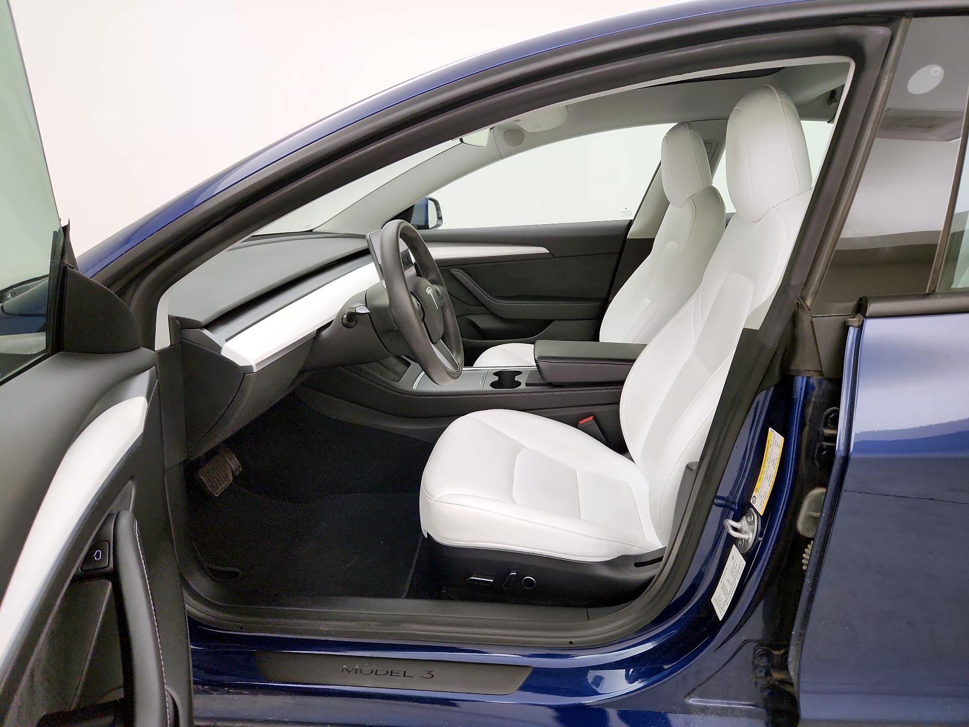 Thumbnail: 2022 Tesla Model 3 - 11