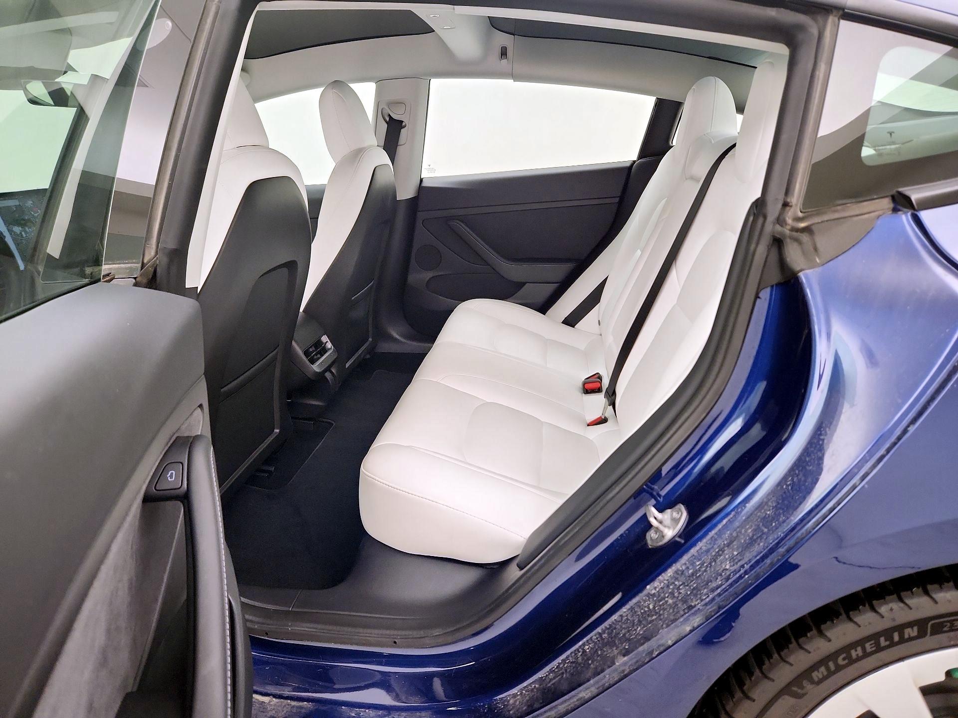 Thumbnail: 2022 Tesla Model 3 - 19