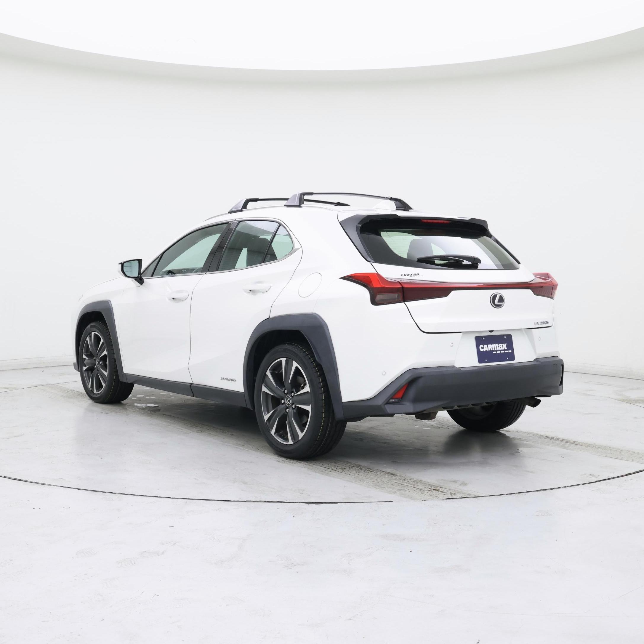 Thumbnail: 2020 Lexus UX - 2