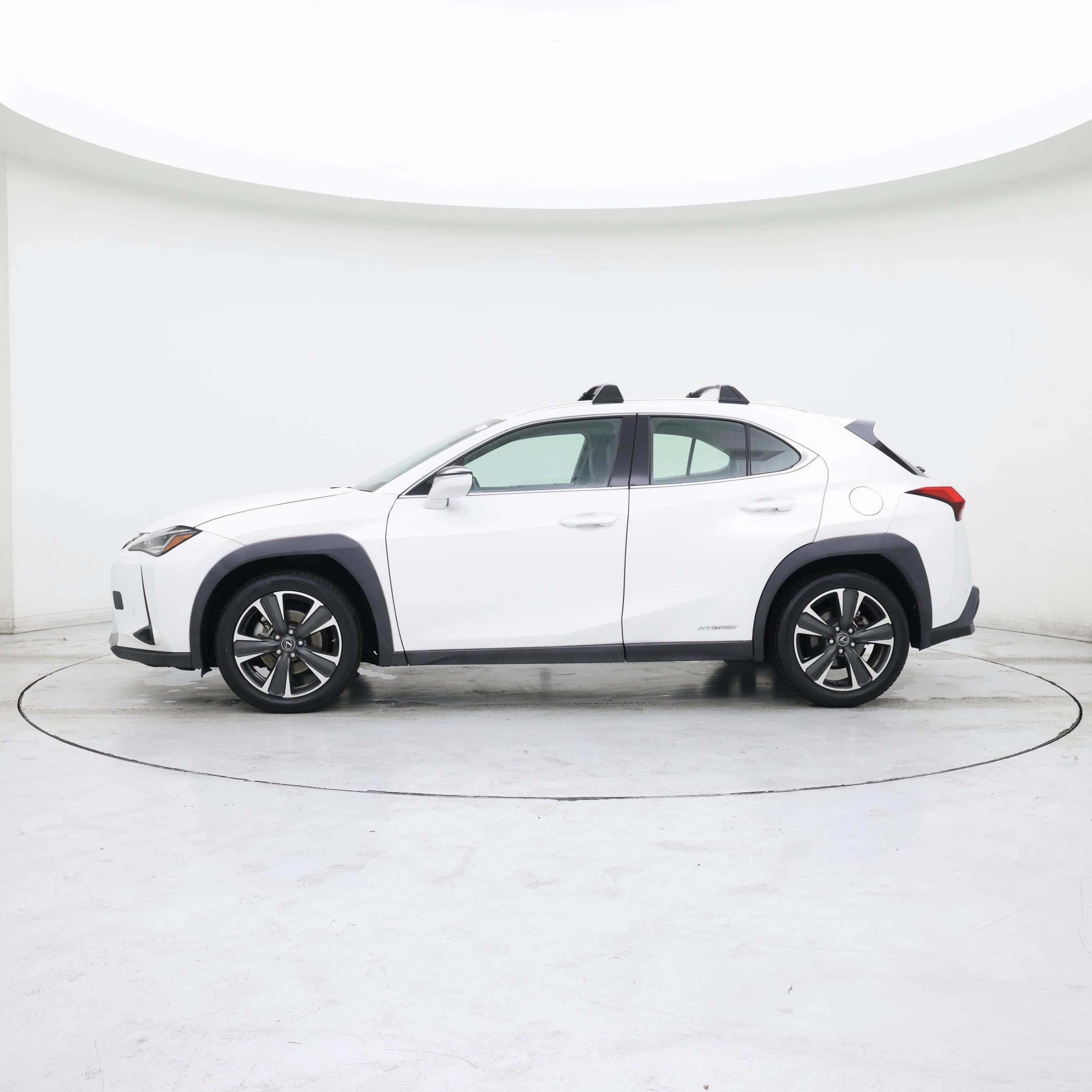 Thumbnail: 2020 Lexus UX - 3