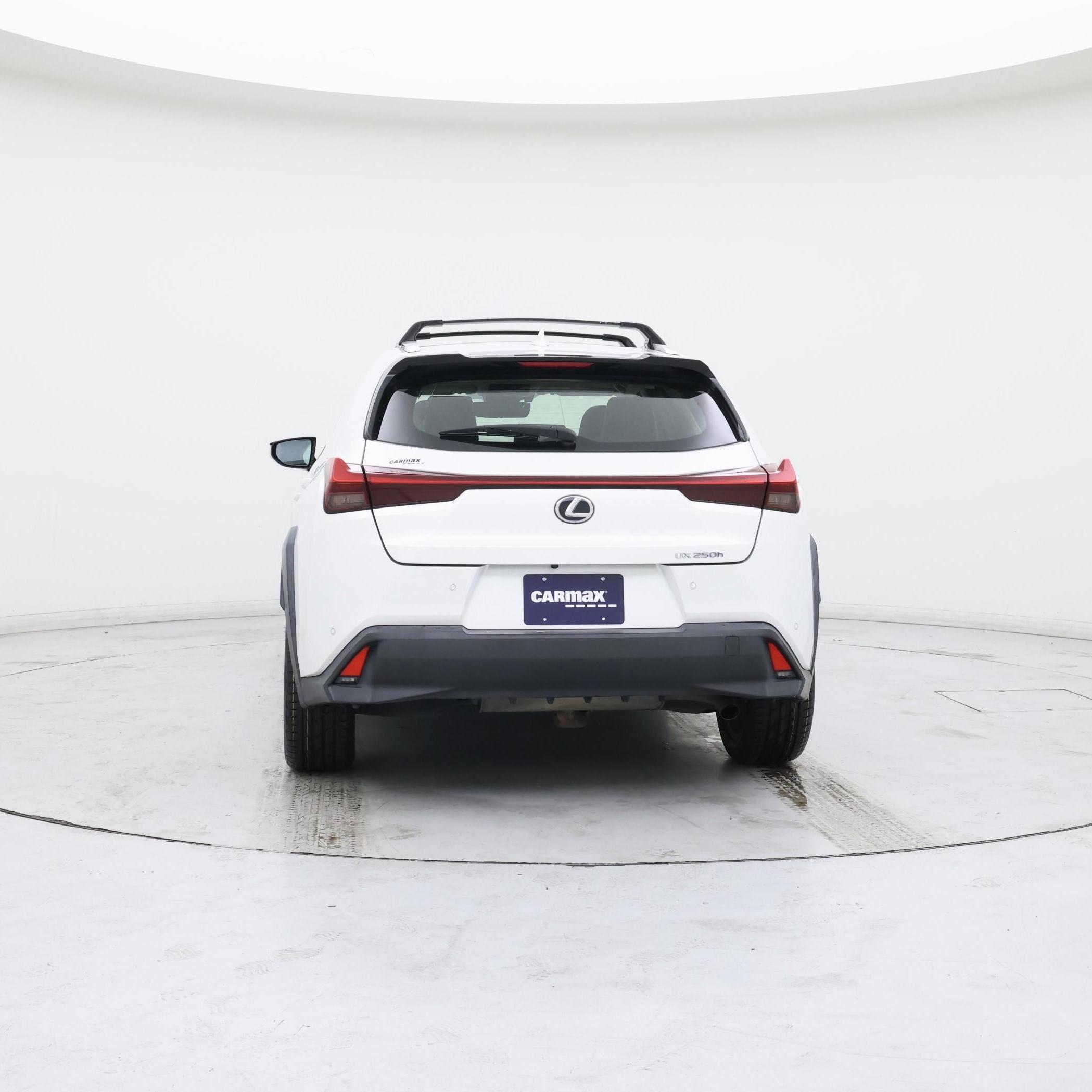 Thumbnail: 2020 Lexus UX - 6