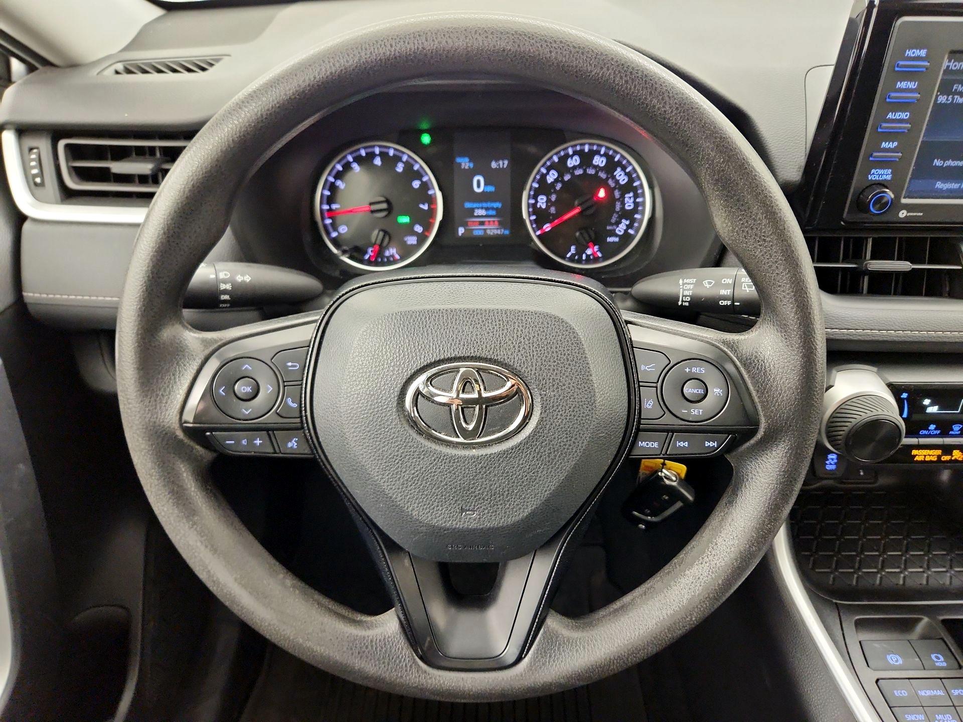 Thumbnail: 2021 Toyota RAV4 - 10