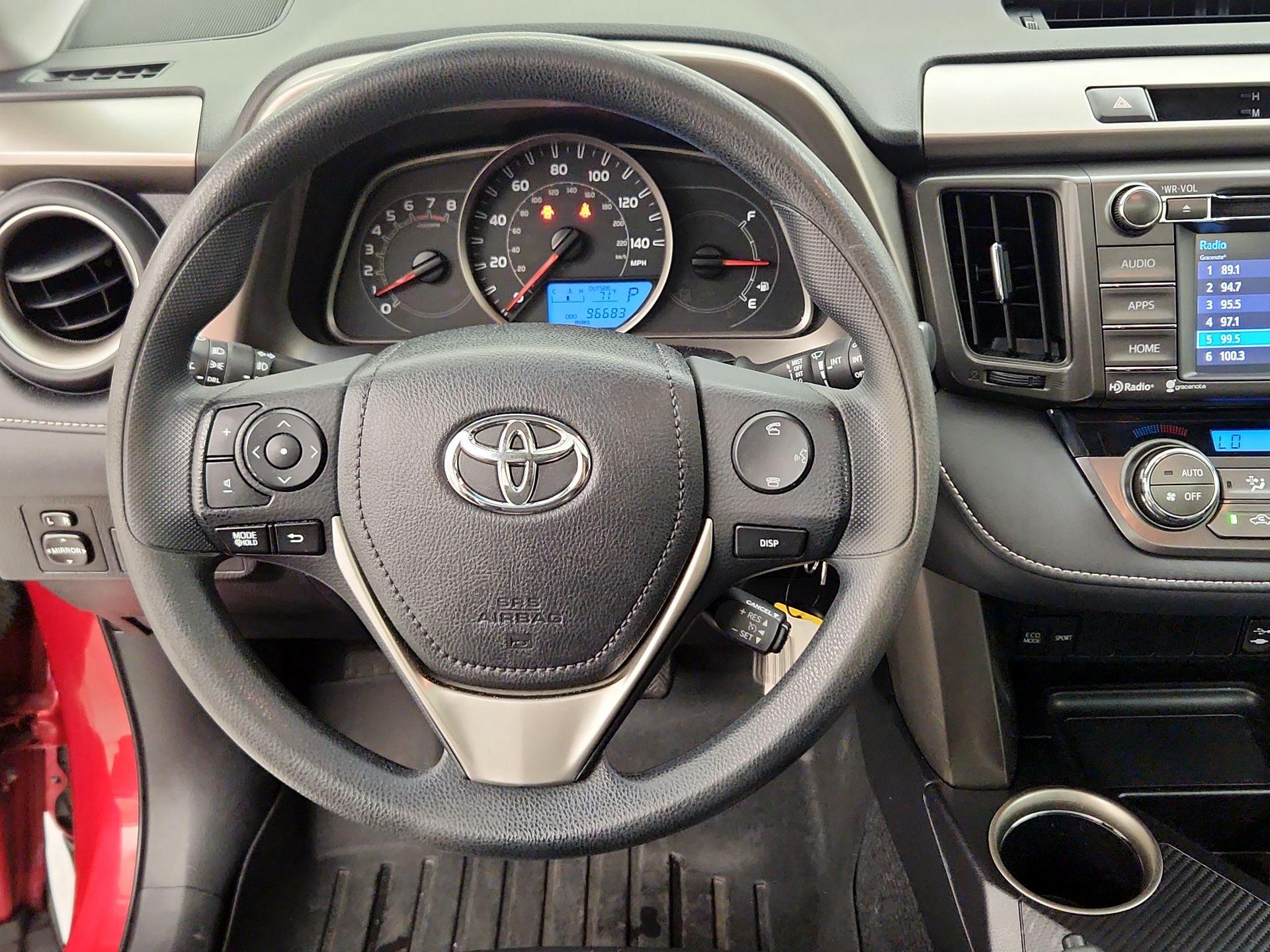 Thumbnail: 2015 Toyota RAV4 - 10