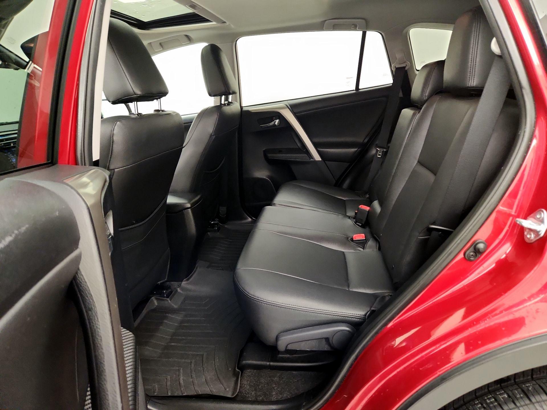 Thumbnail: 2015 Toyota RAV4 - 20