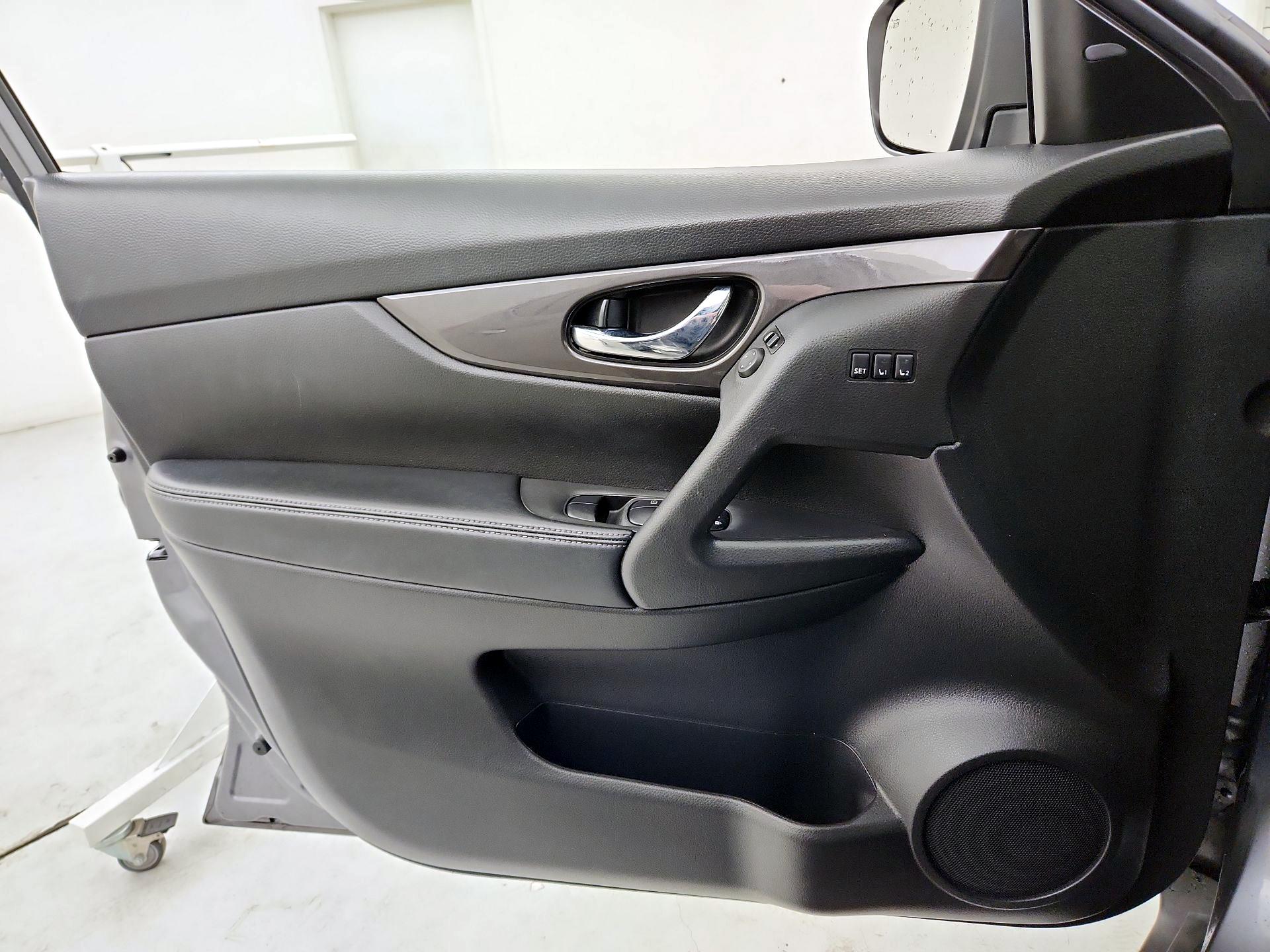 Thumbnail: 2019 Nissan Rogue - 12