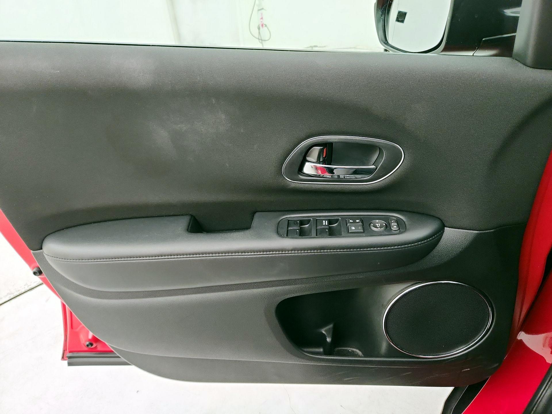 Thumbnail: 2016 Honda HR-V - 12