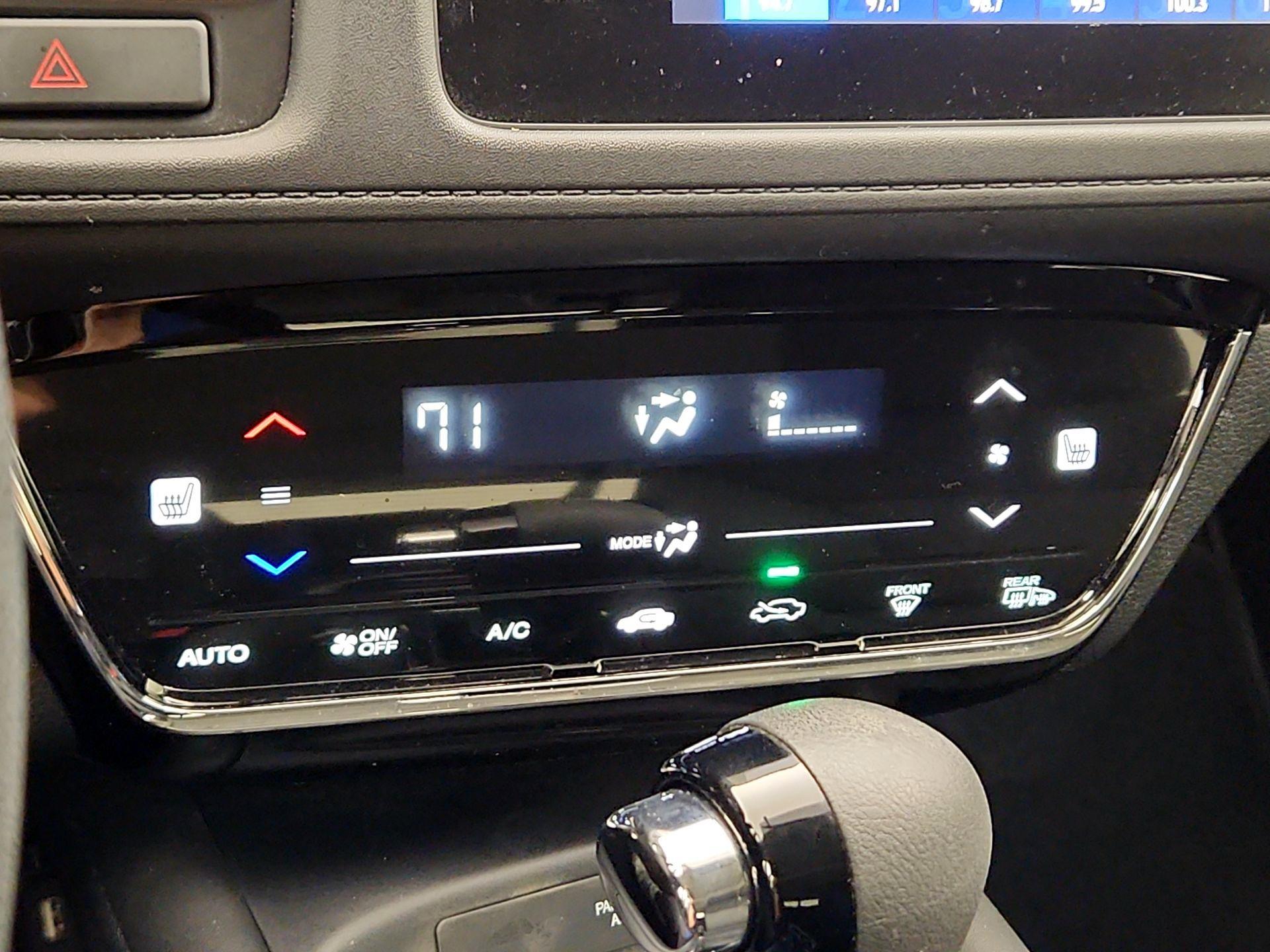 Thumbnail: 2016 Honda HR-V - 16