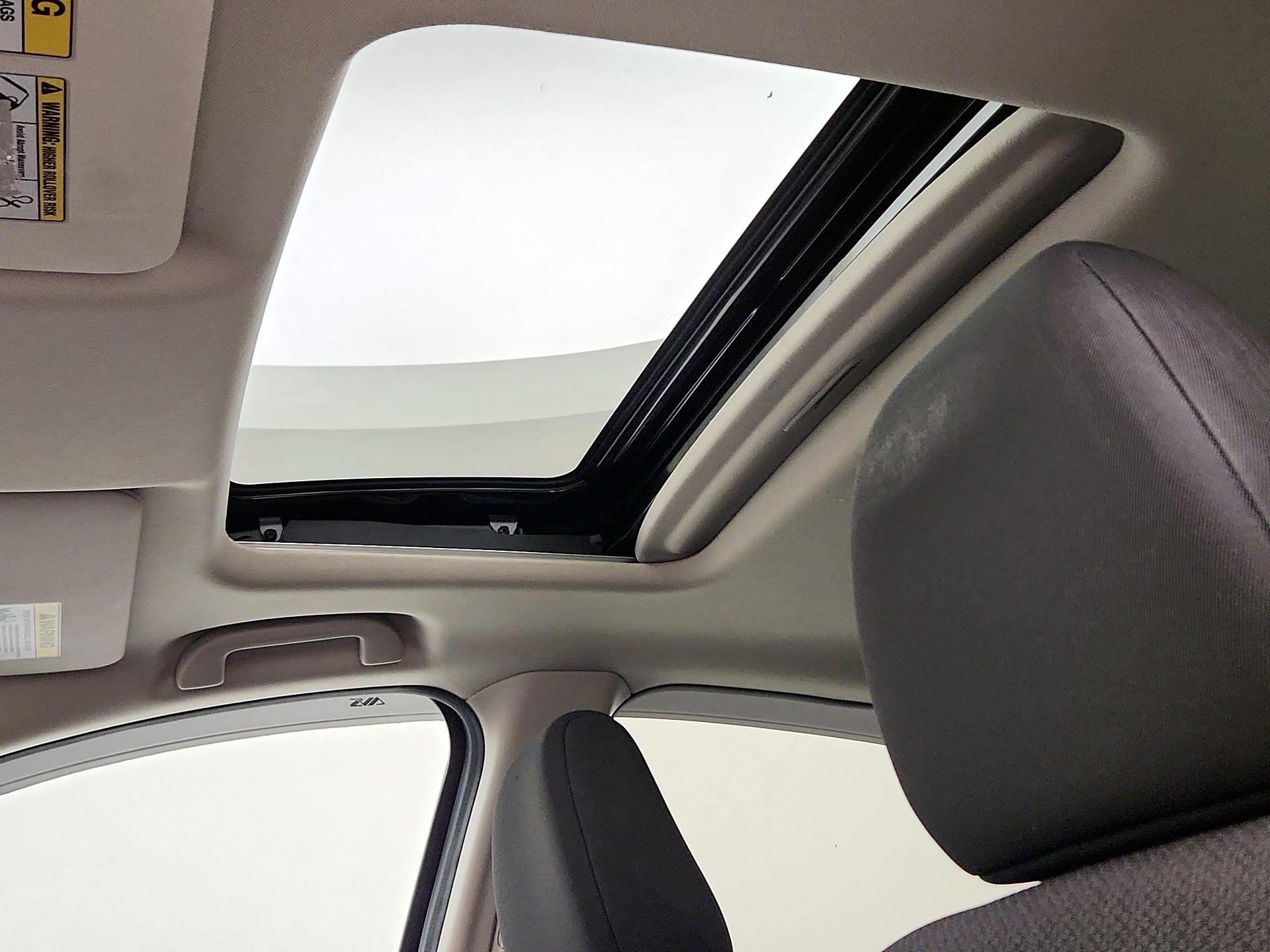 Thumbnail: 2016 Honda HR-V - 19