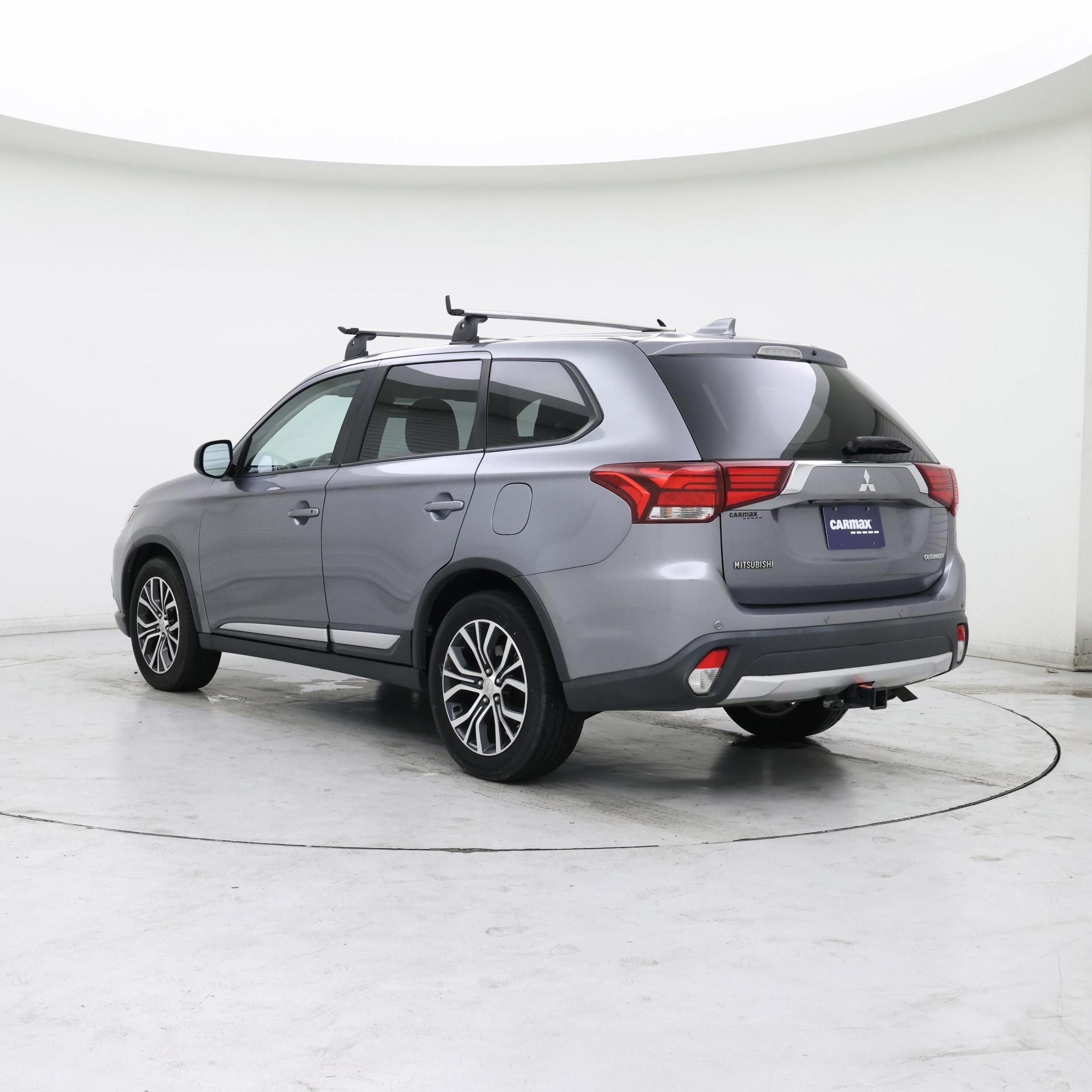 Thumbnail: 2018 Mitsubishi Outlander - 2