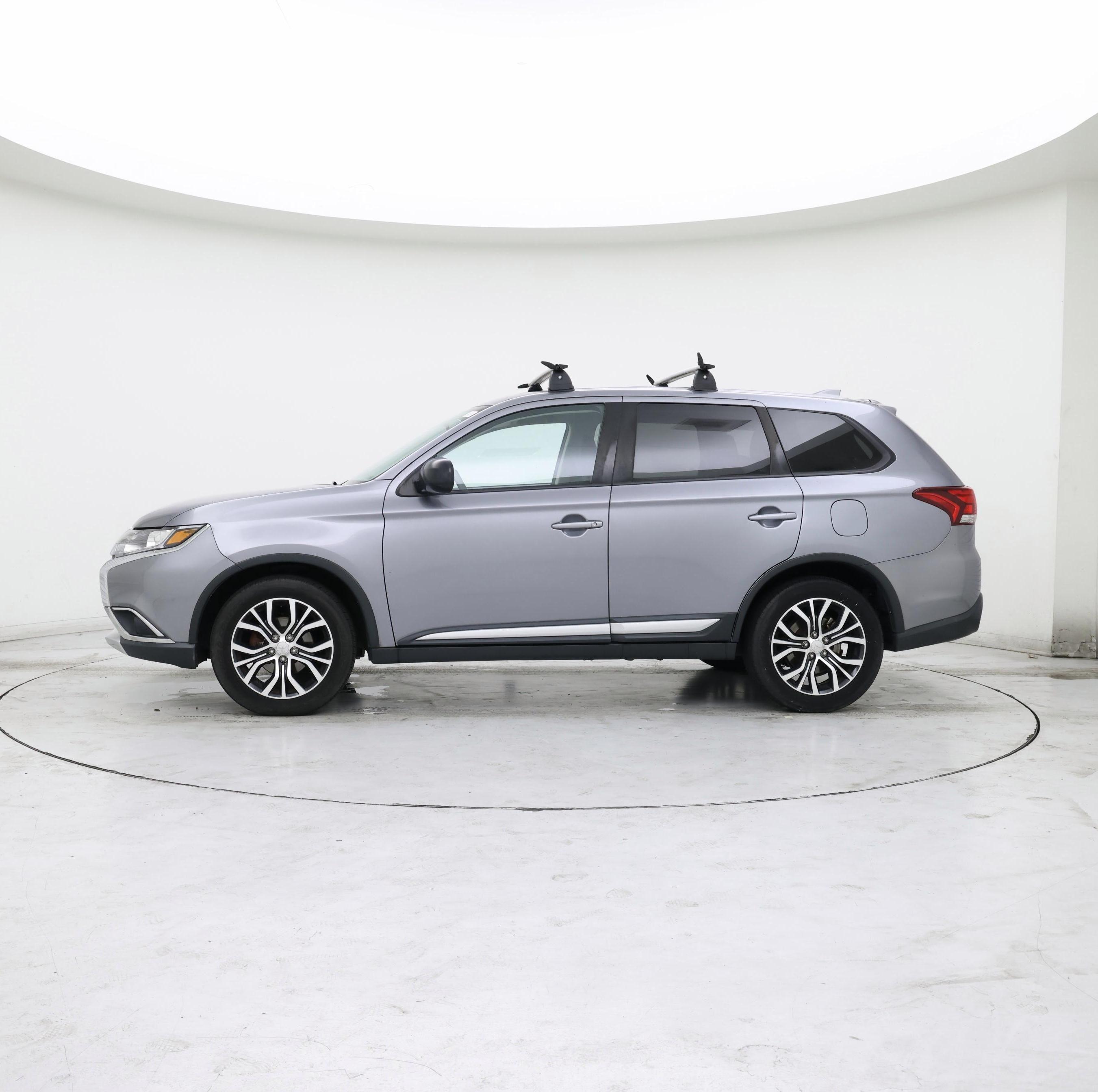 Thumbnail: 2018 Mitsubishi Outlander - 3