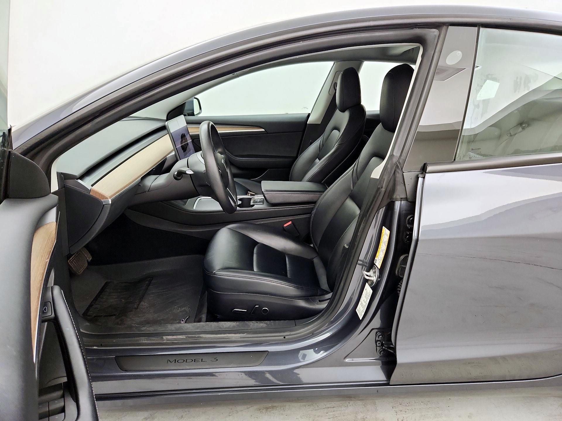 Thumbnail: 2023 Tesla Model 3 - 11