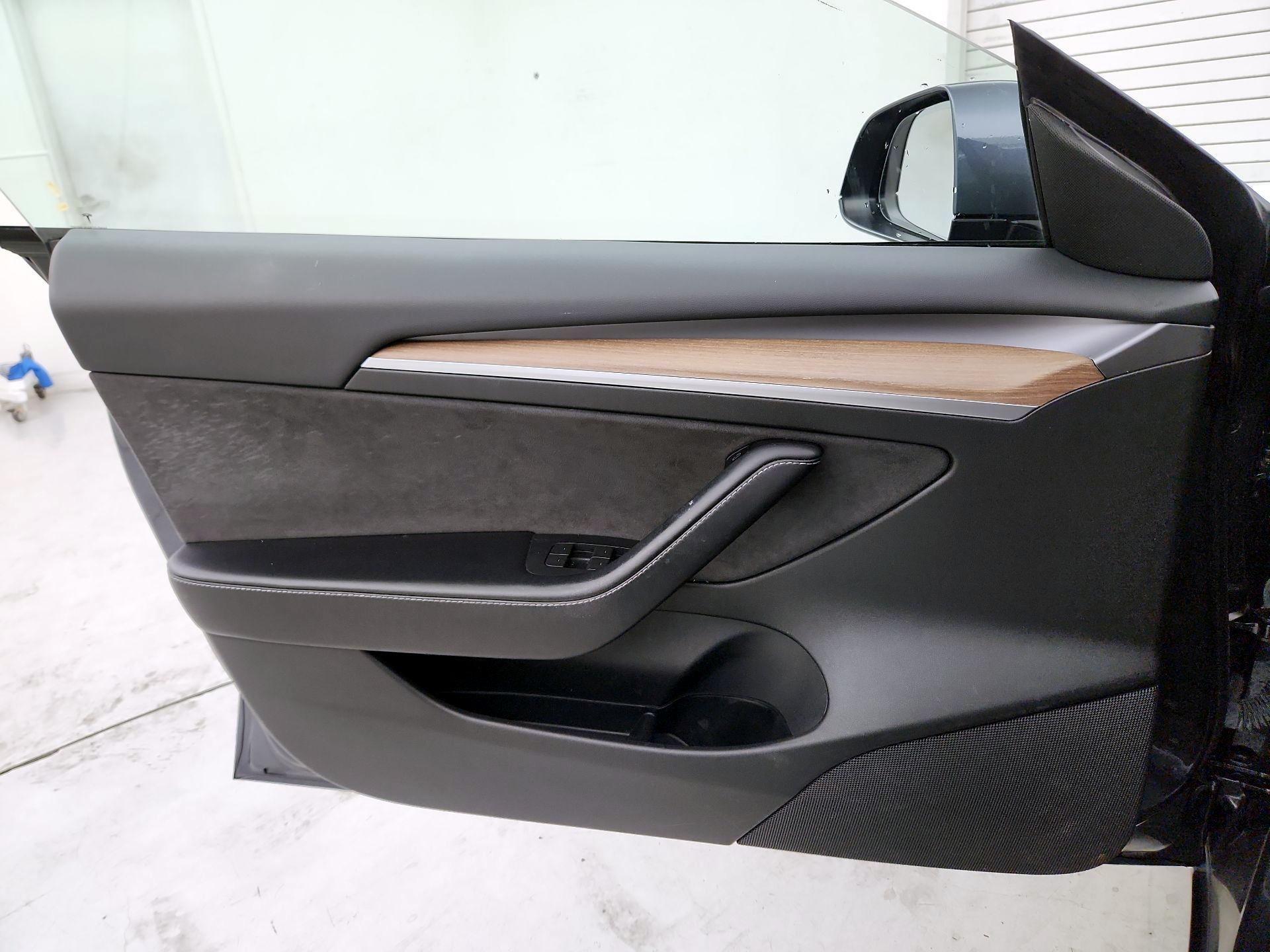 Thumbnail: 2023 Tesla Model 3 - 12
