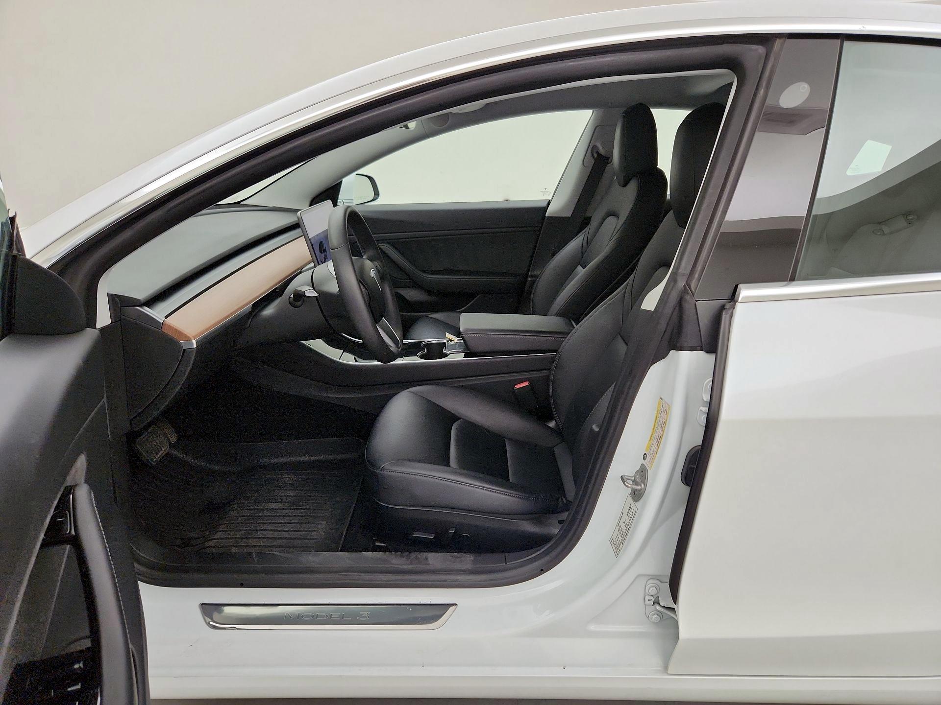 Thumbnail: 2020 Tesla Model 3 - 11