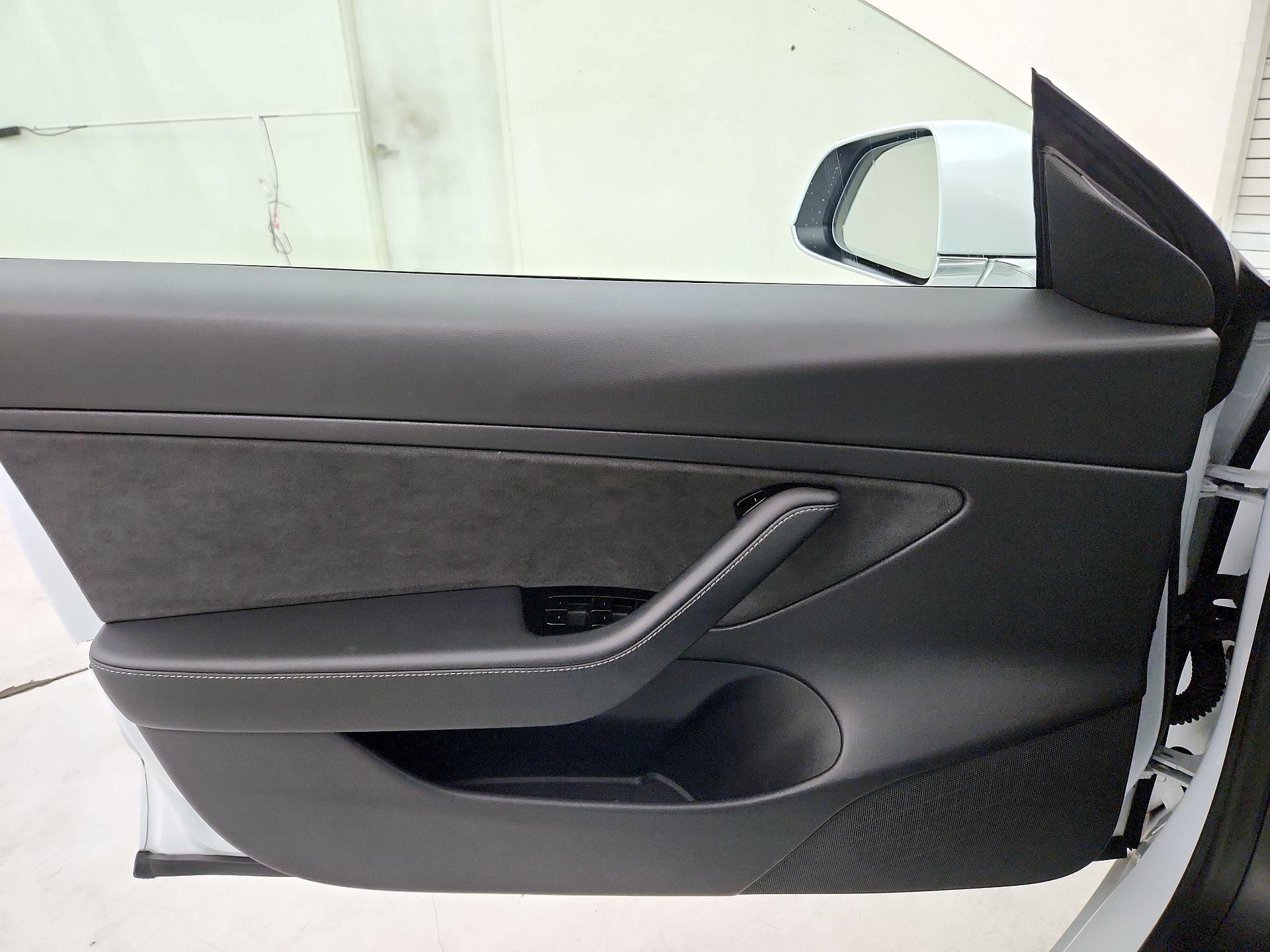 Thumbnail: 2020 Tesla Model 3 - 12