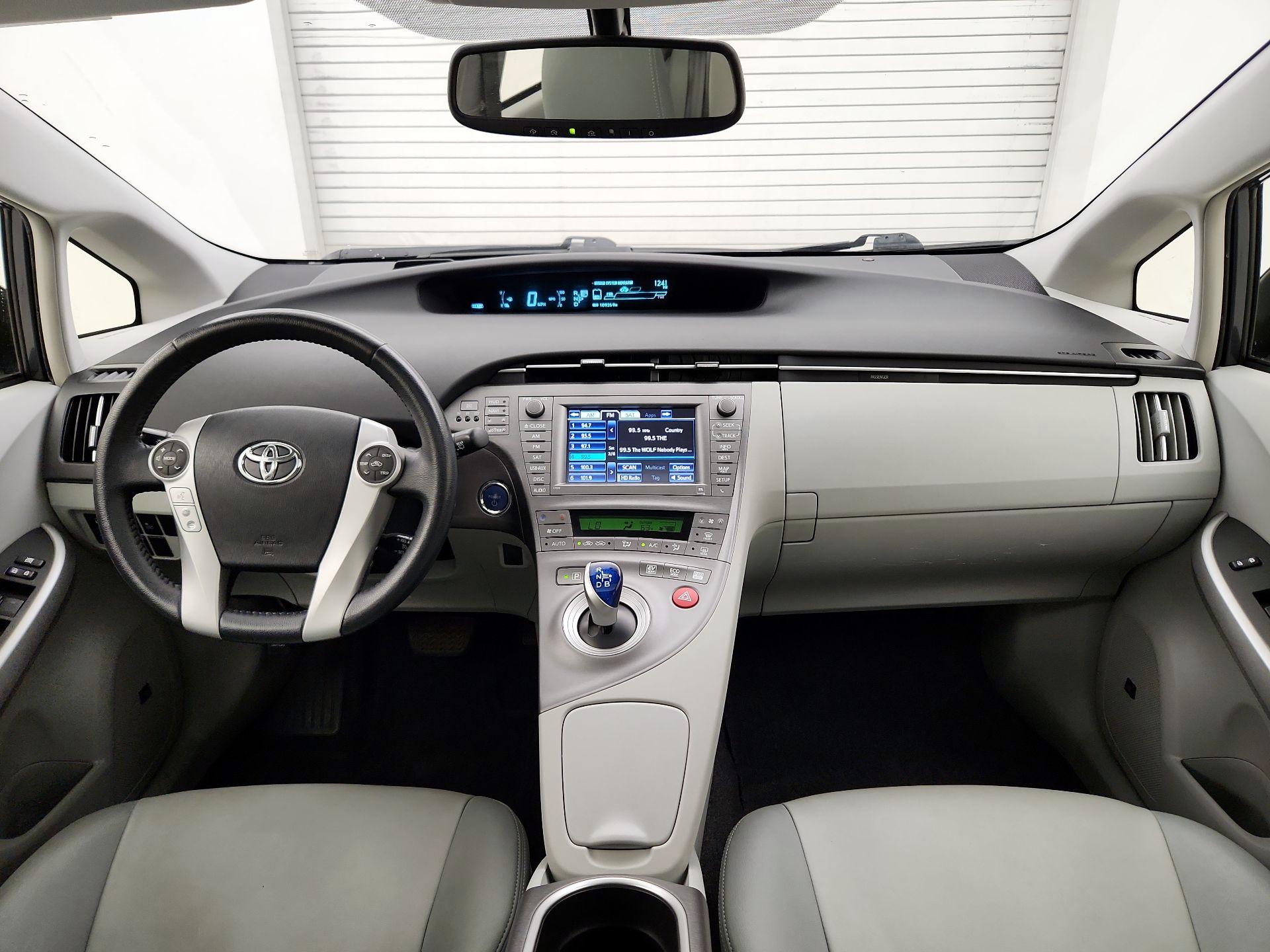 Thumbnail: 2015 Toyota Prius - 9