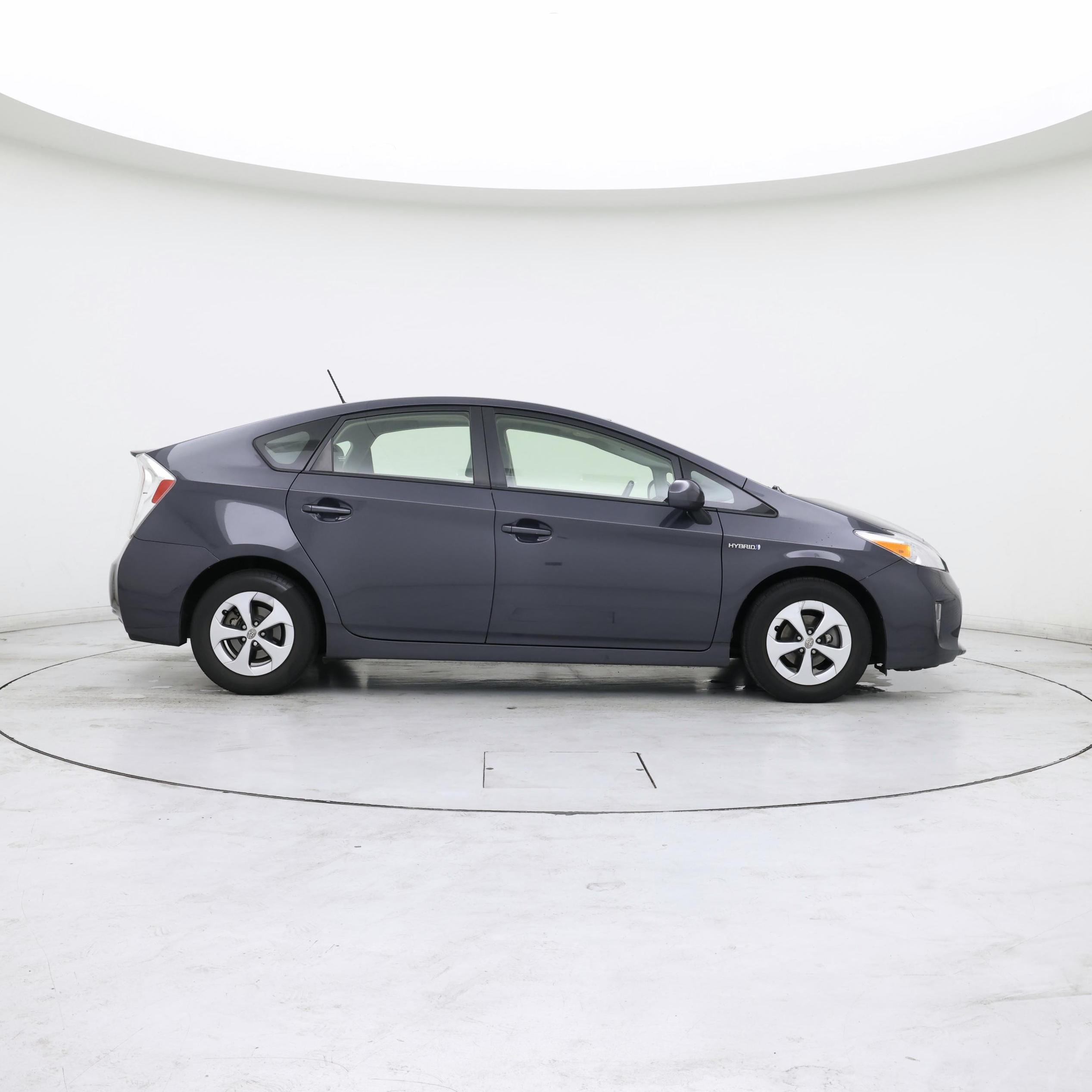 Thumbnail: 2015 Toyota Prius - 7