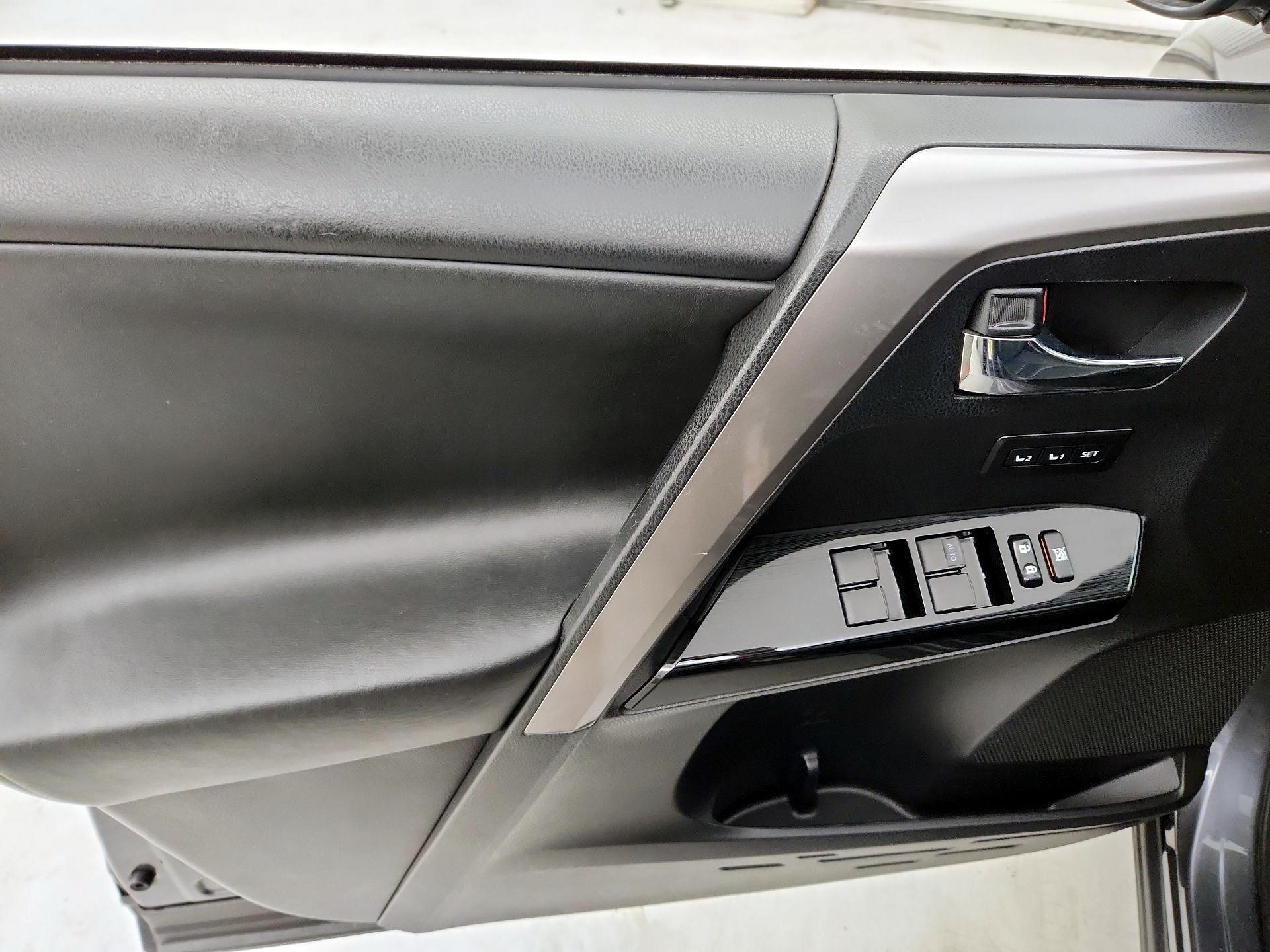 Thumbnail: 2017 Toyota RAV4 - 12