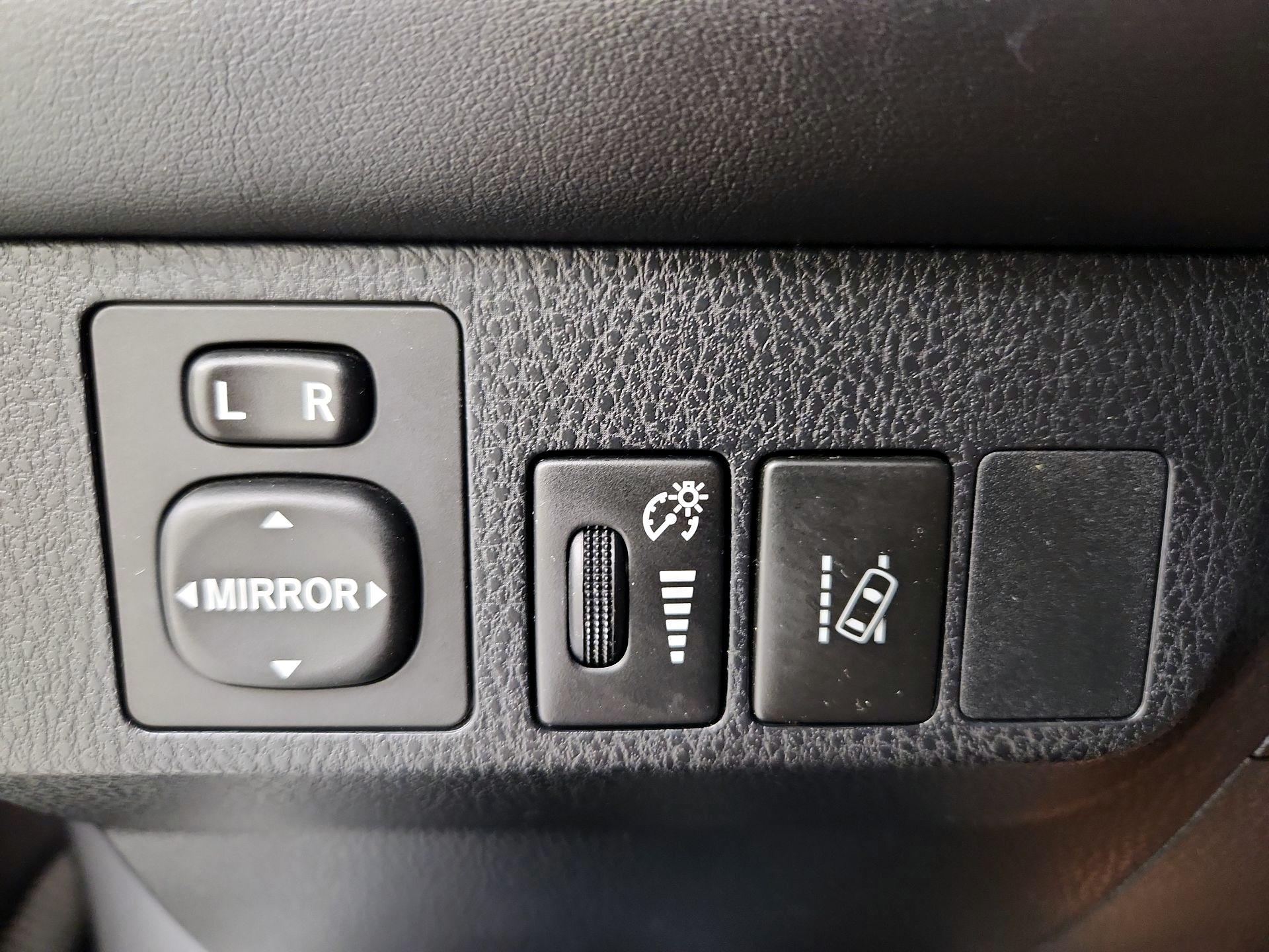 Thumbnail: 2017 Toyota RAV4 - 13