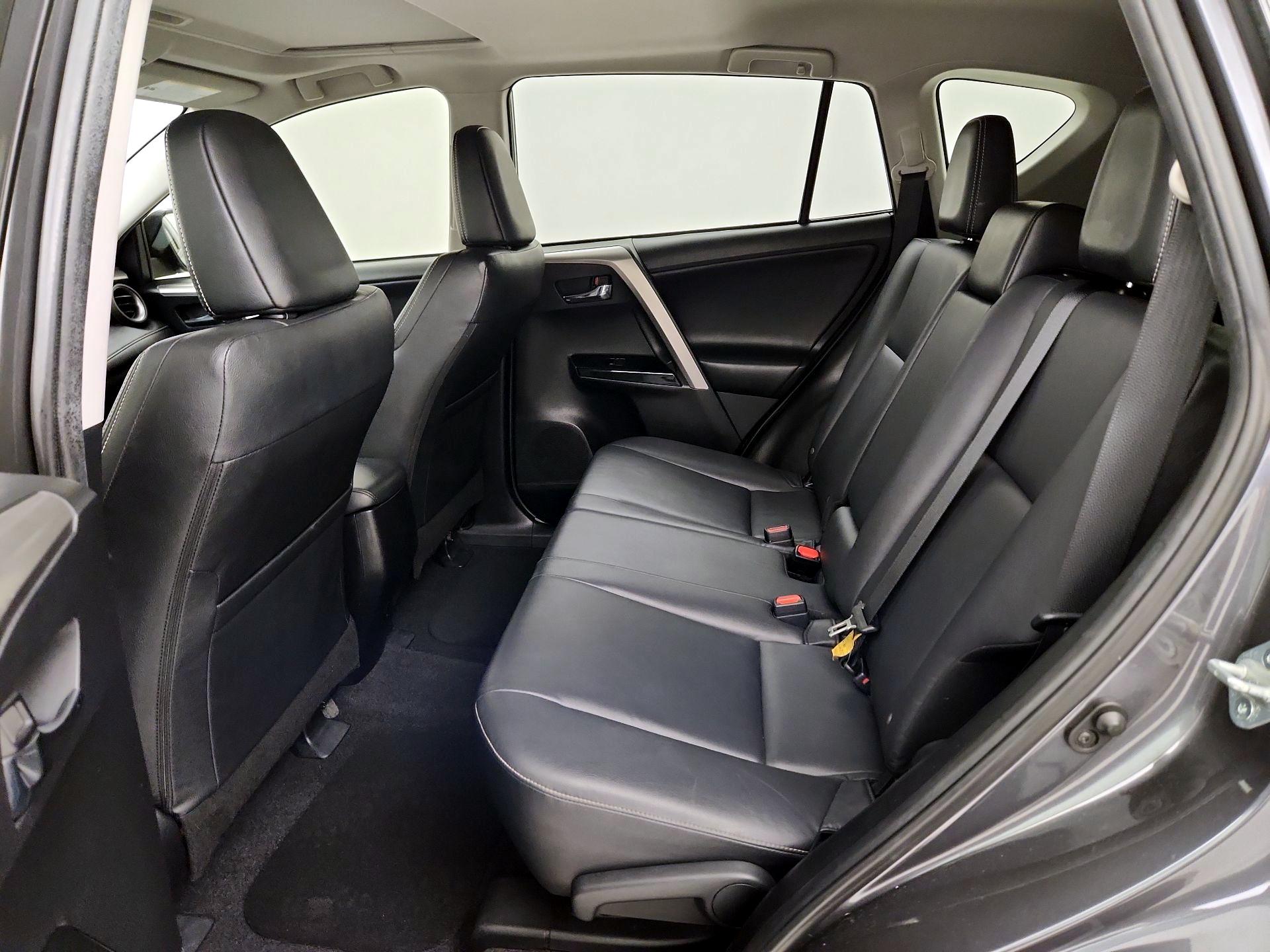 Thumbnail: 2017 Toyota RAV4 - 20