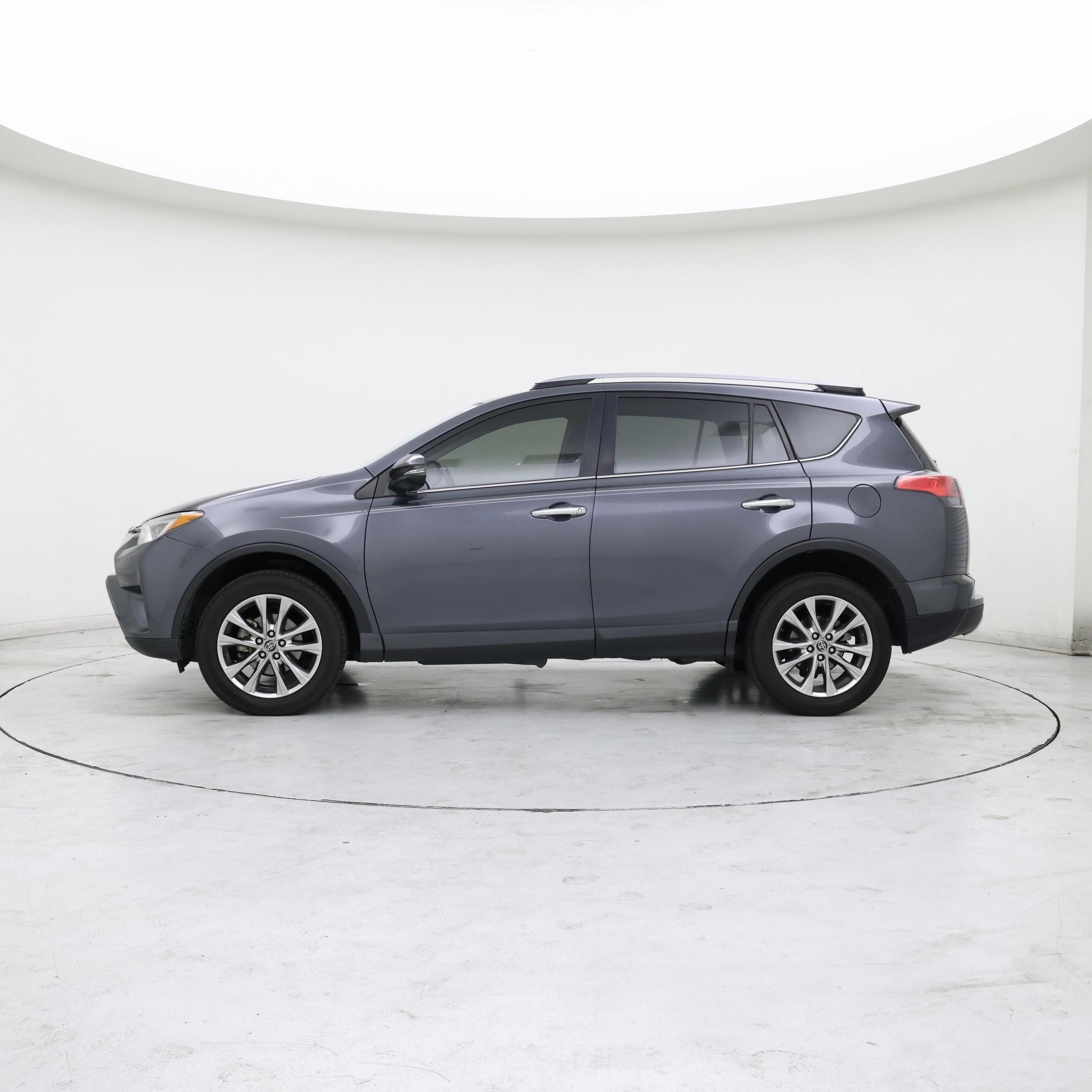 Thumbnail: 2017 Toyota RAV4 - 3