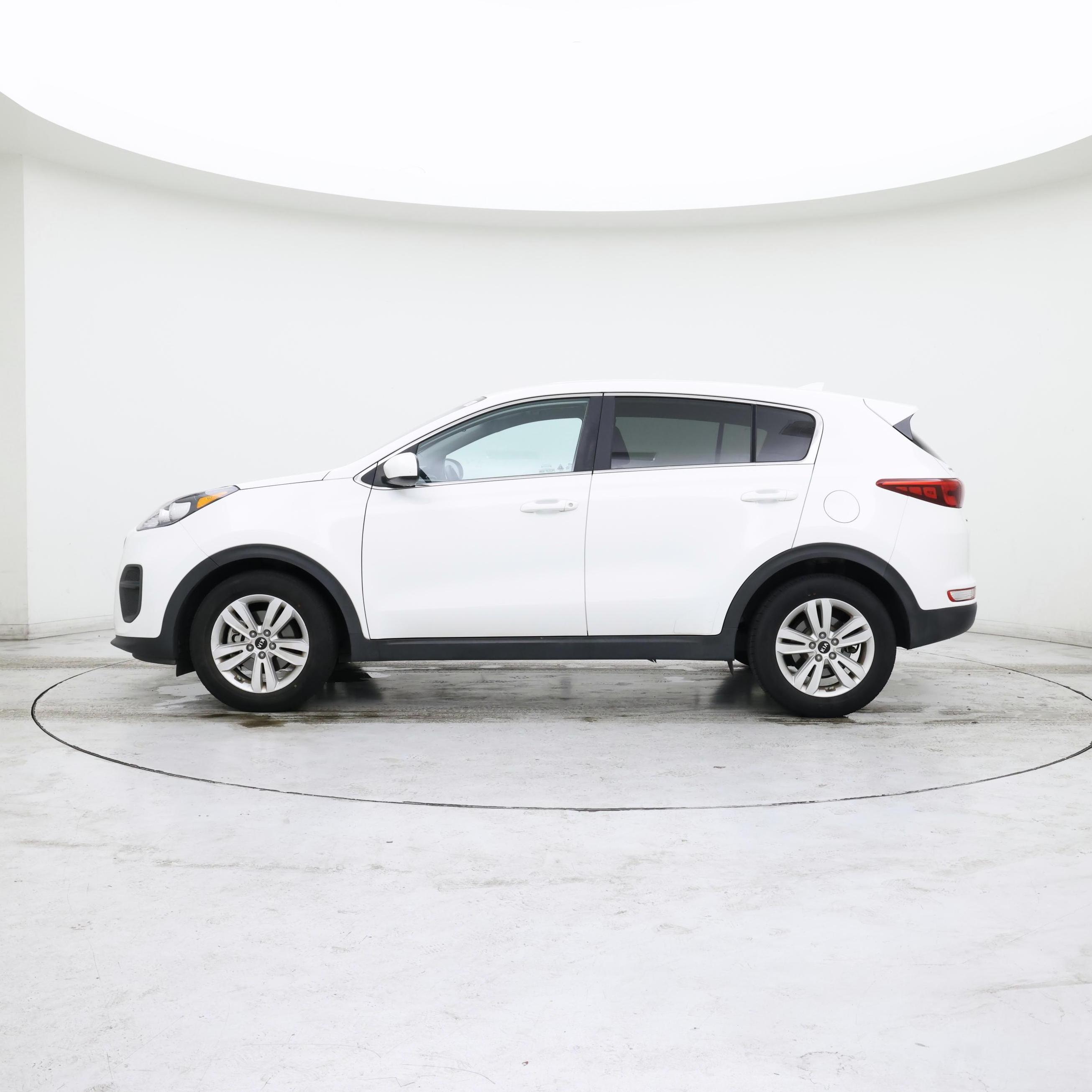 Thumbnail: 2018 Kia Sportage - 3