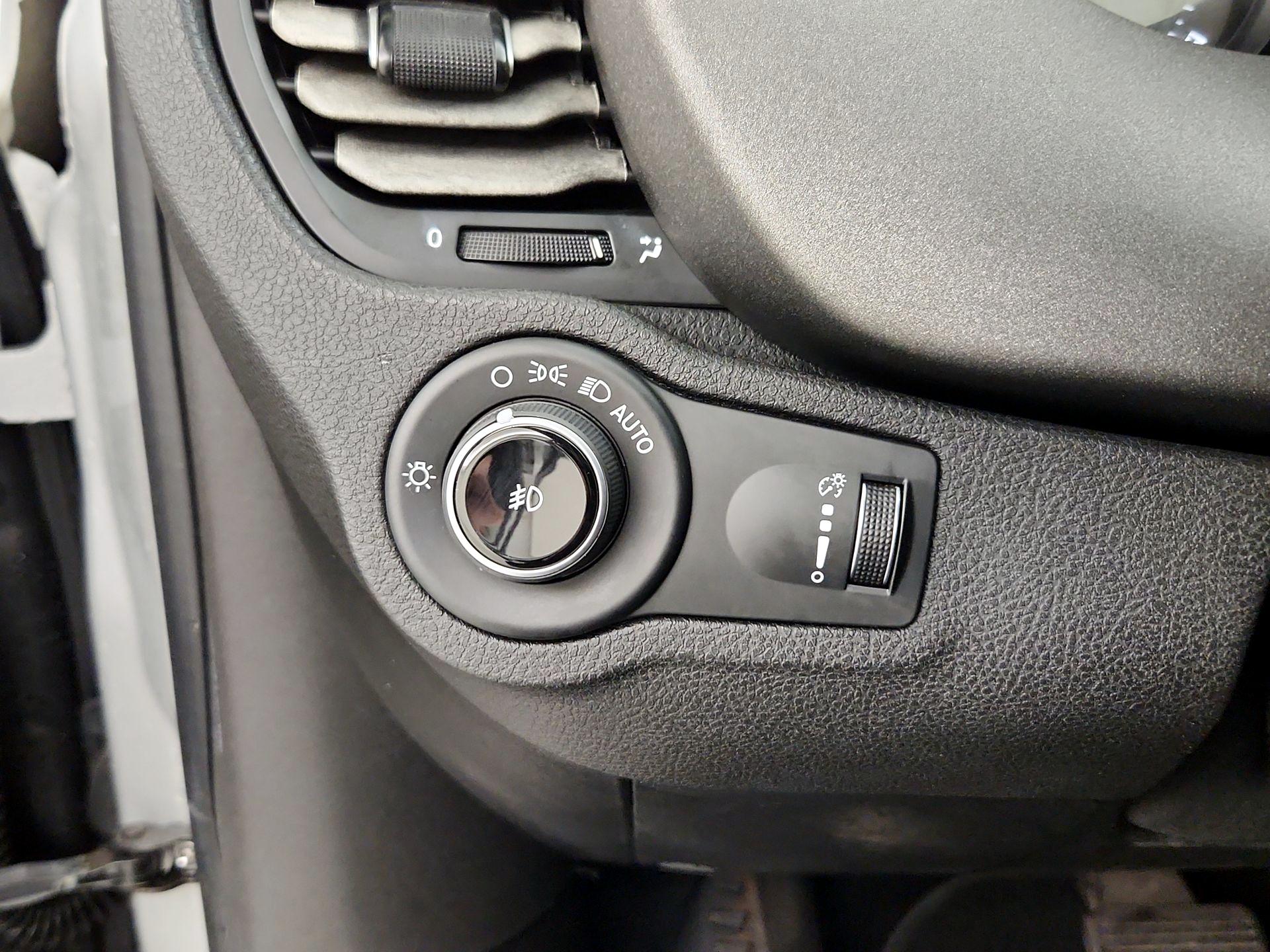 Thumbnail: 2016 Fiat 500X - 13