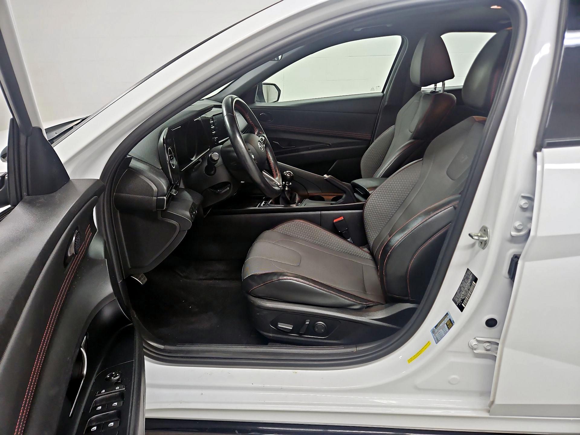 Thumbnail: 2022 Hyundai Elantra - 11