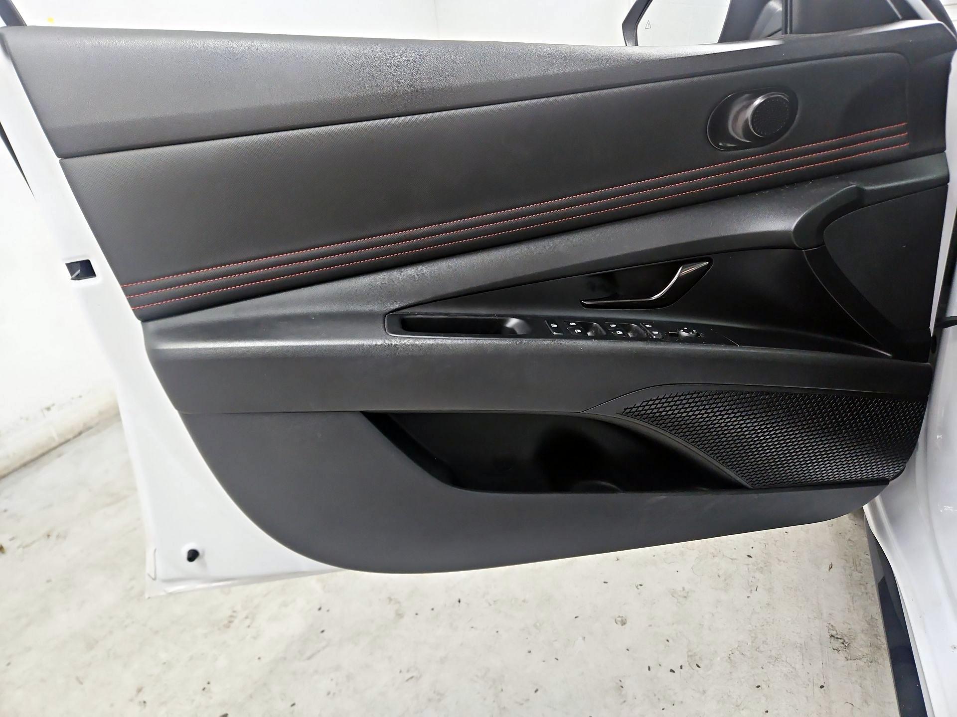 Thumbnail: 2022 Hyundai Elantra - 12