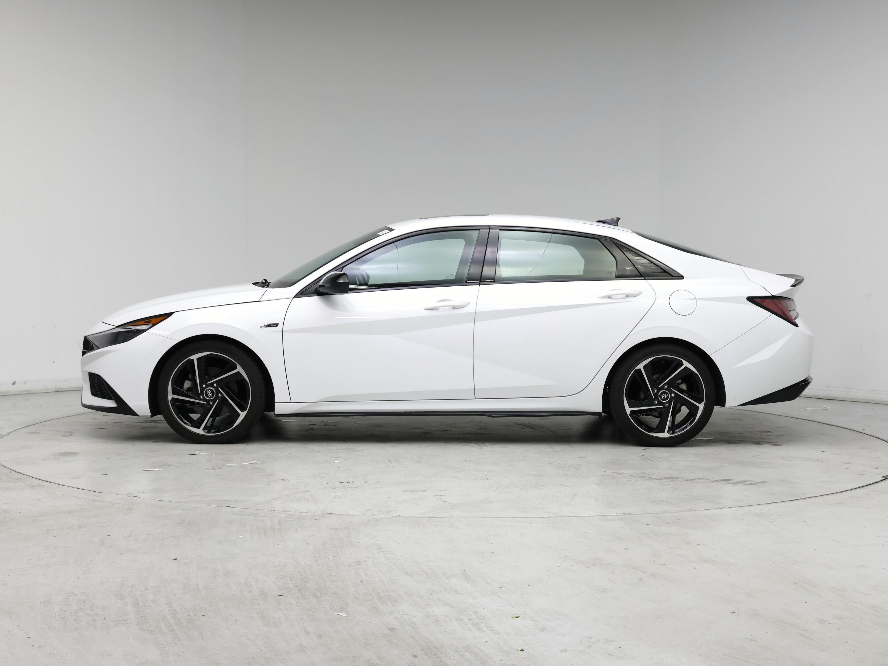 Thumbnail: 2022 Hyundai Elantra - 3