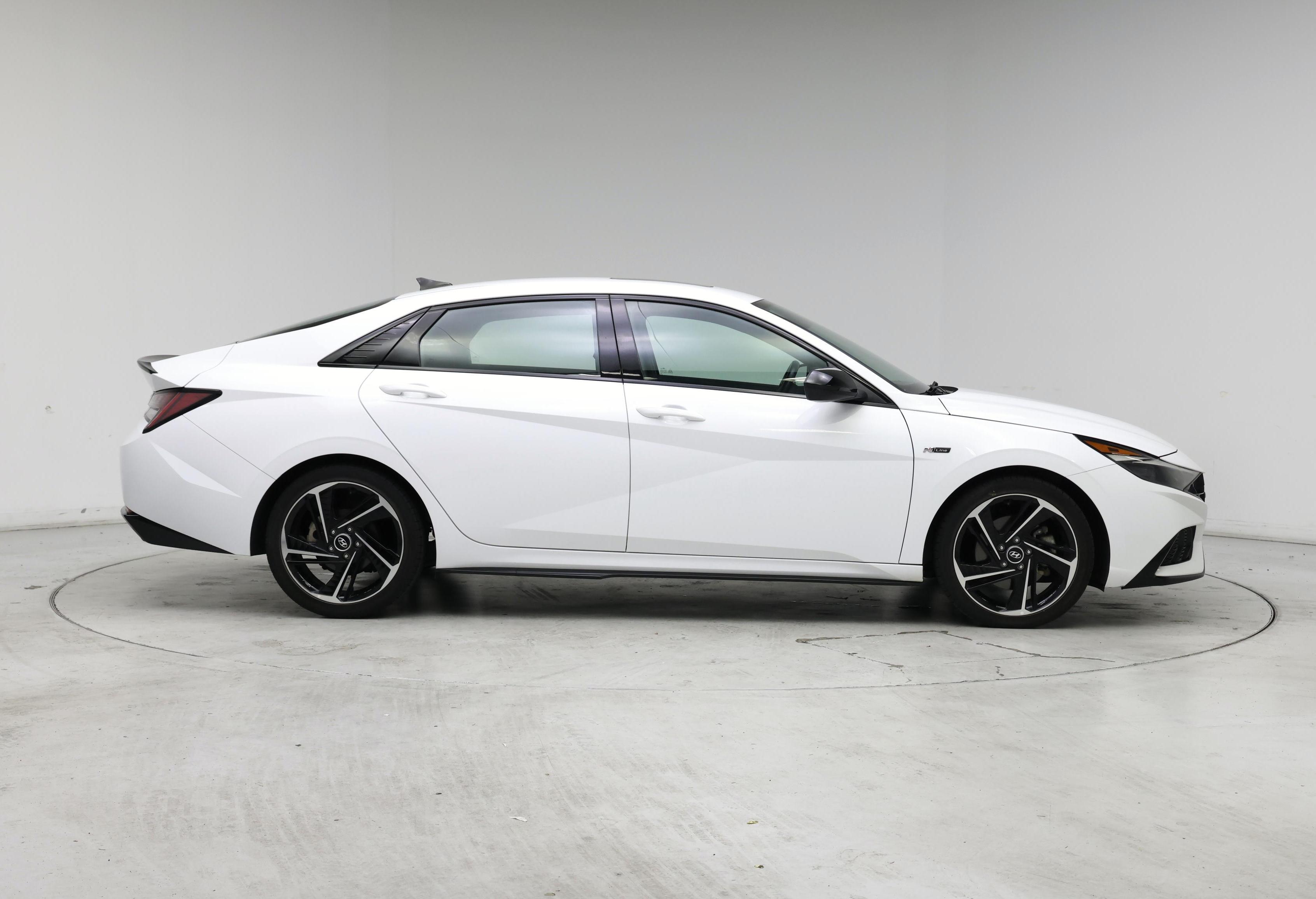 Thumbnail: 2022 Hyundai Elantra - 7