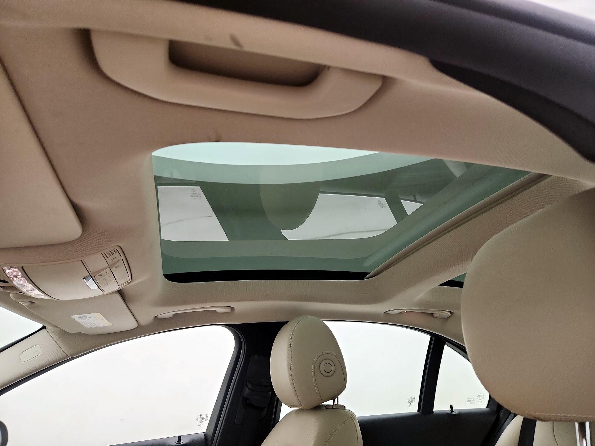 Thumbnail: 2016 Mercedes-Benz C-Class - 20