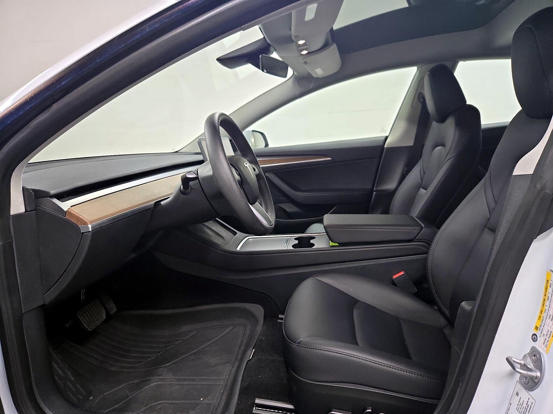 Thumbnail: 2023 Tesla Model 3 - 11