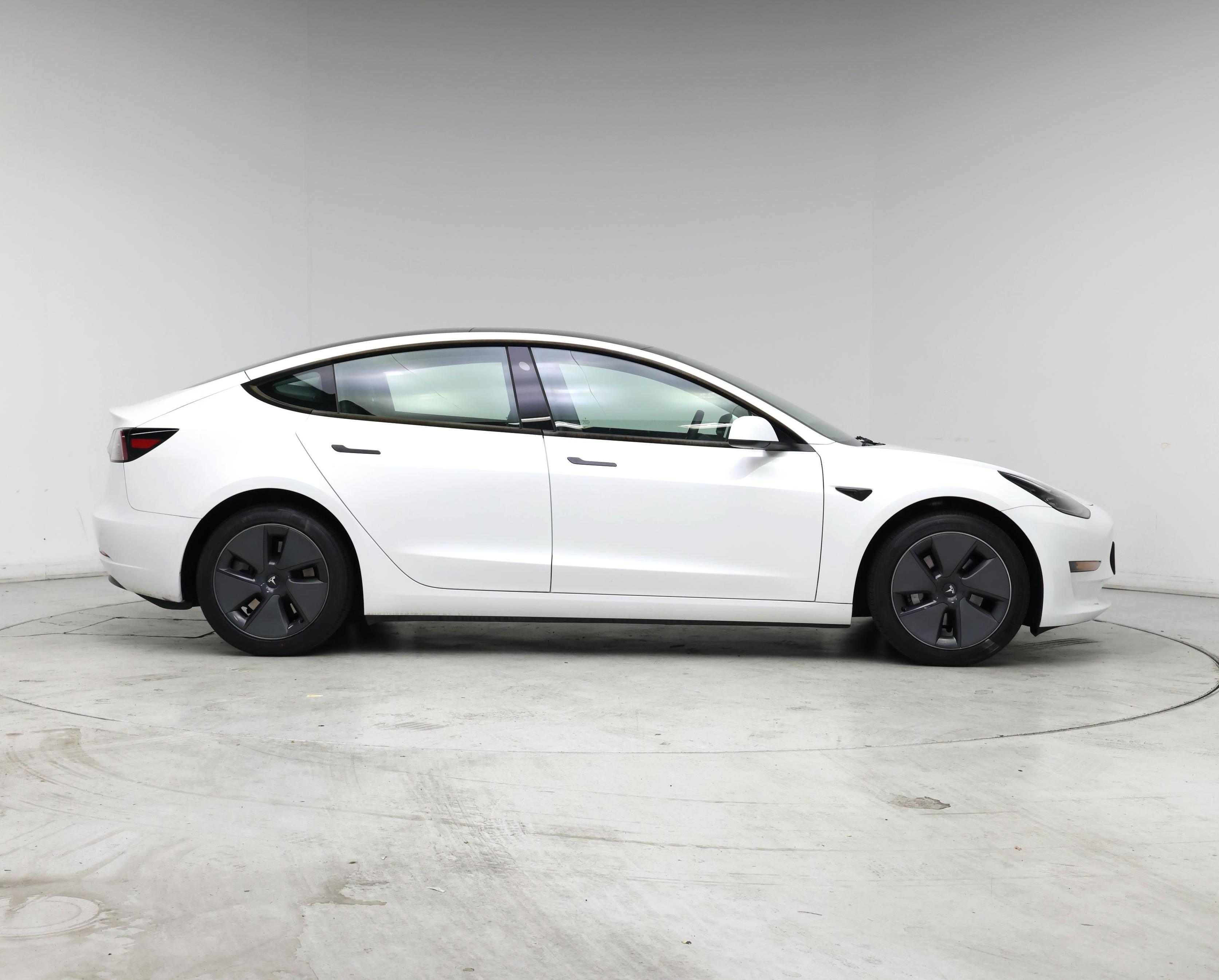 Thumbnail: 2023 Tesla Model 3 - 7