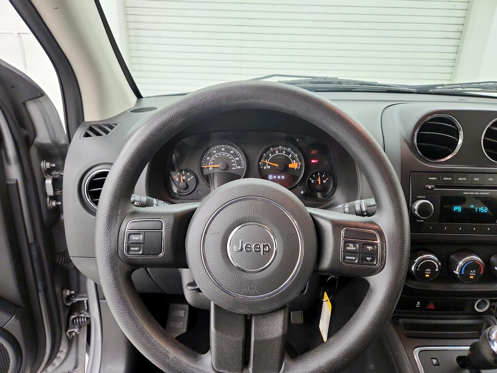 Thumbnail: 2015 Jeep Compass - 10