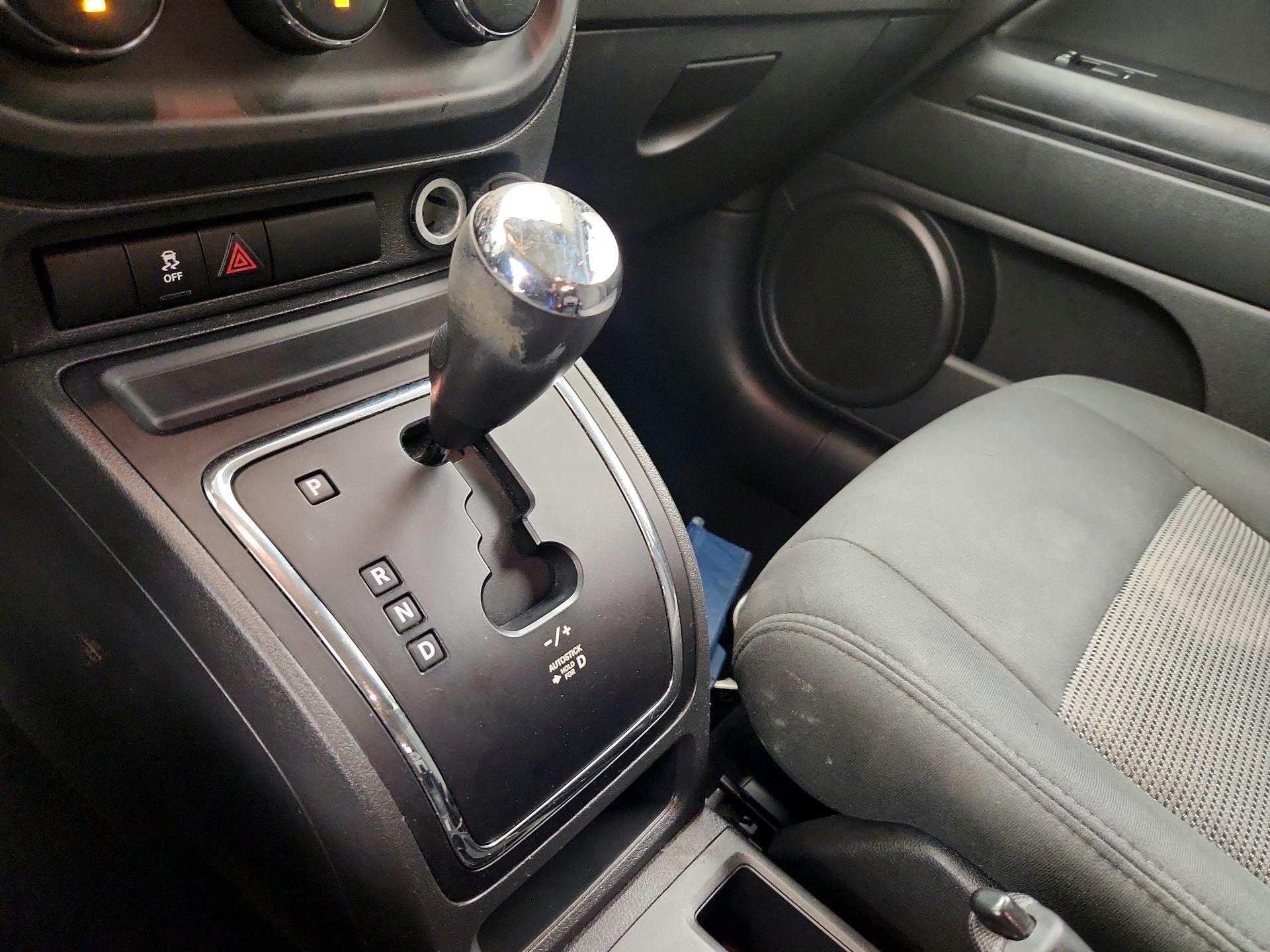 Thumbnail: 2015 Jeep Compass - 15