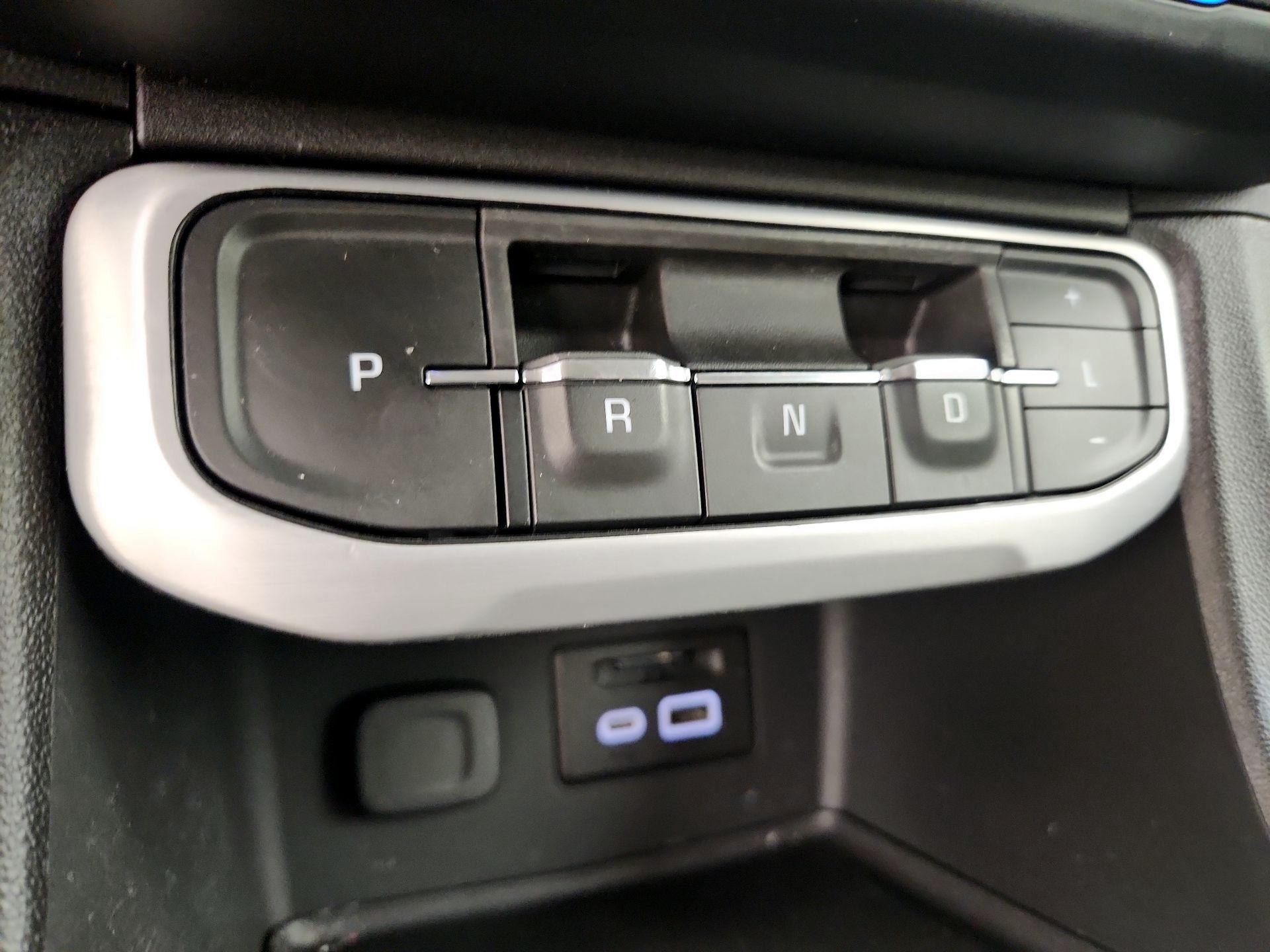 Thumbnail: 2023 GMC Acadia - 18