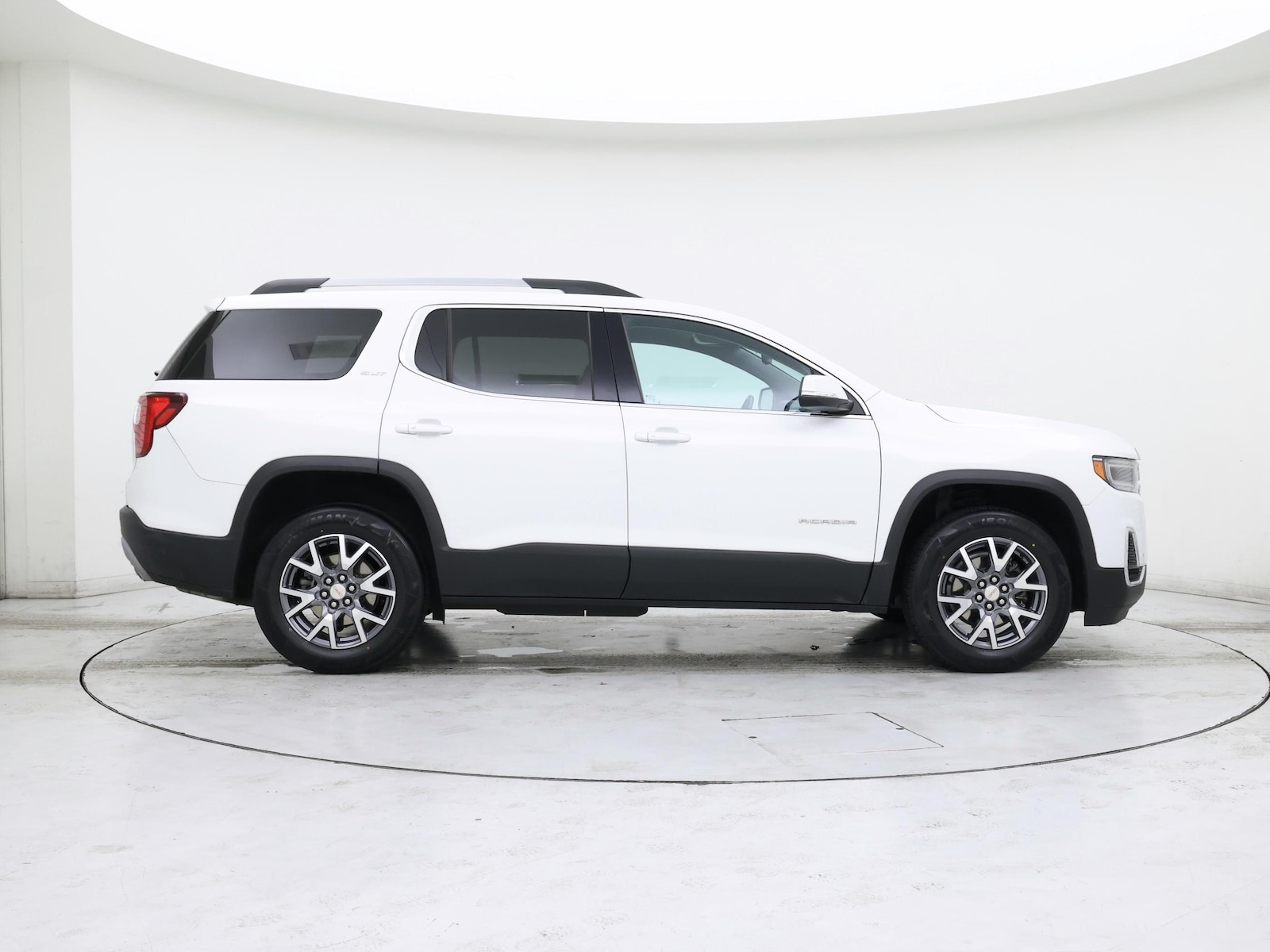 2023 GMC Acadia SLT - Photo 8