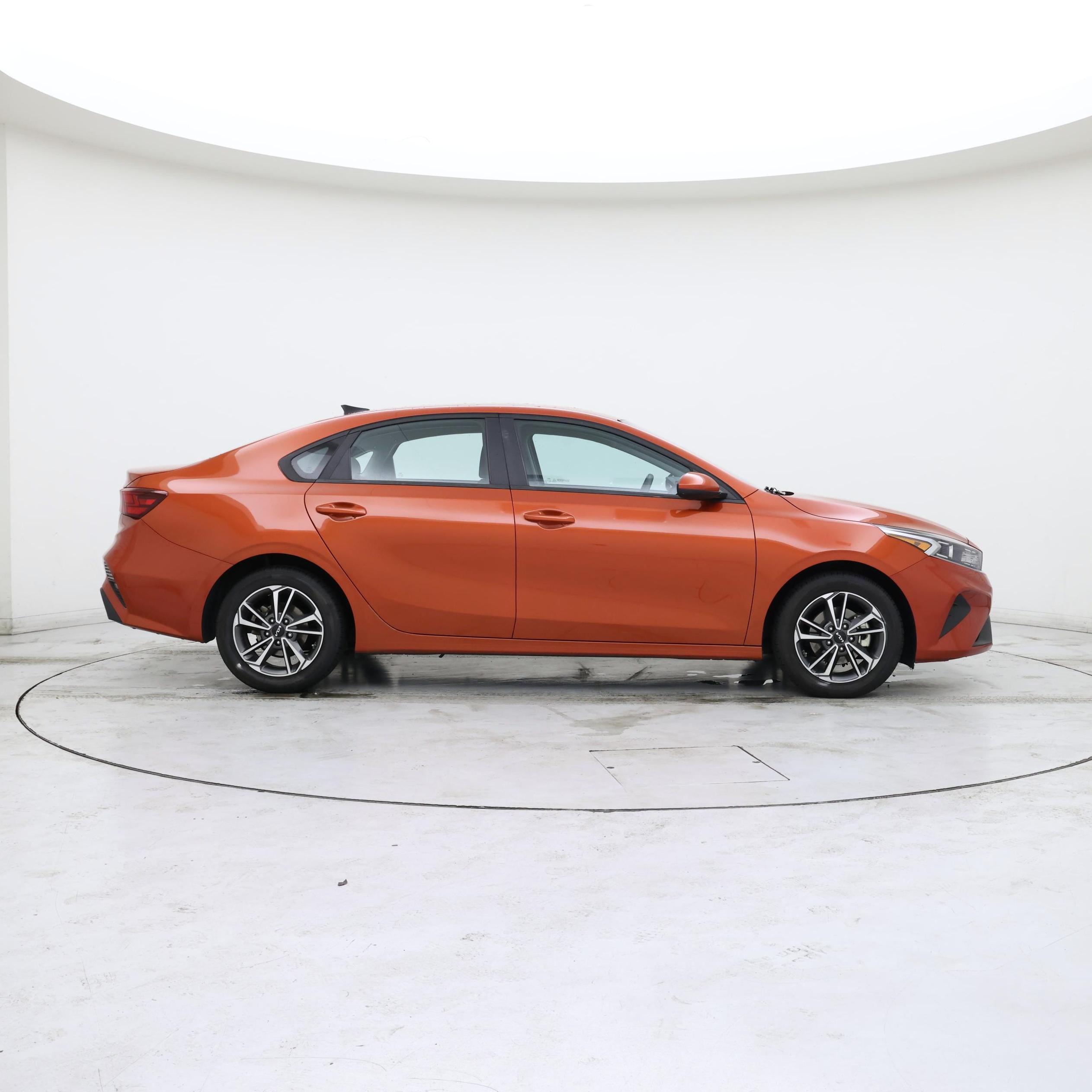 Thumbnail: 2023 Kia Forte - 7