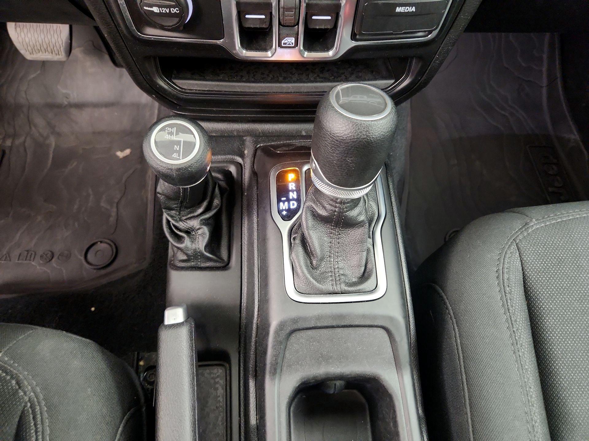 Thumbnail: 2020 Jeep Gladiator - 17