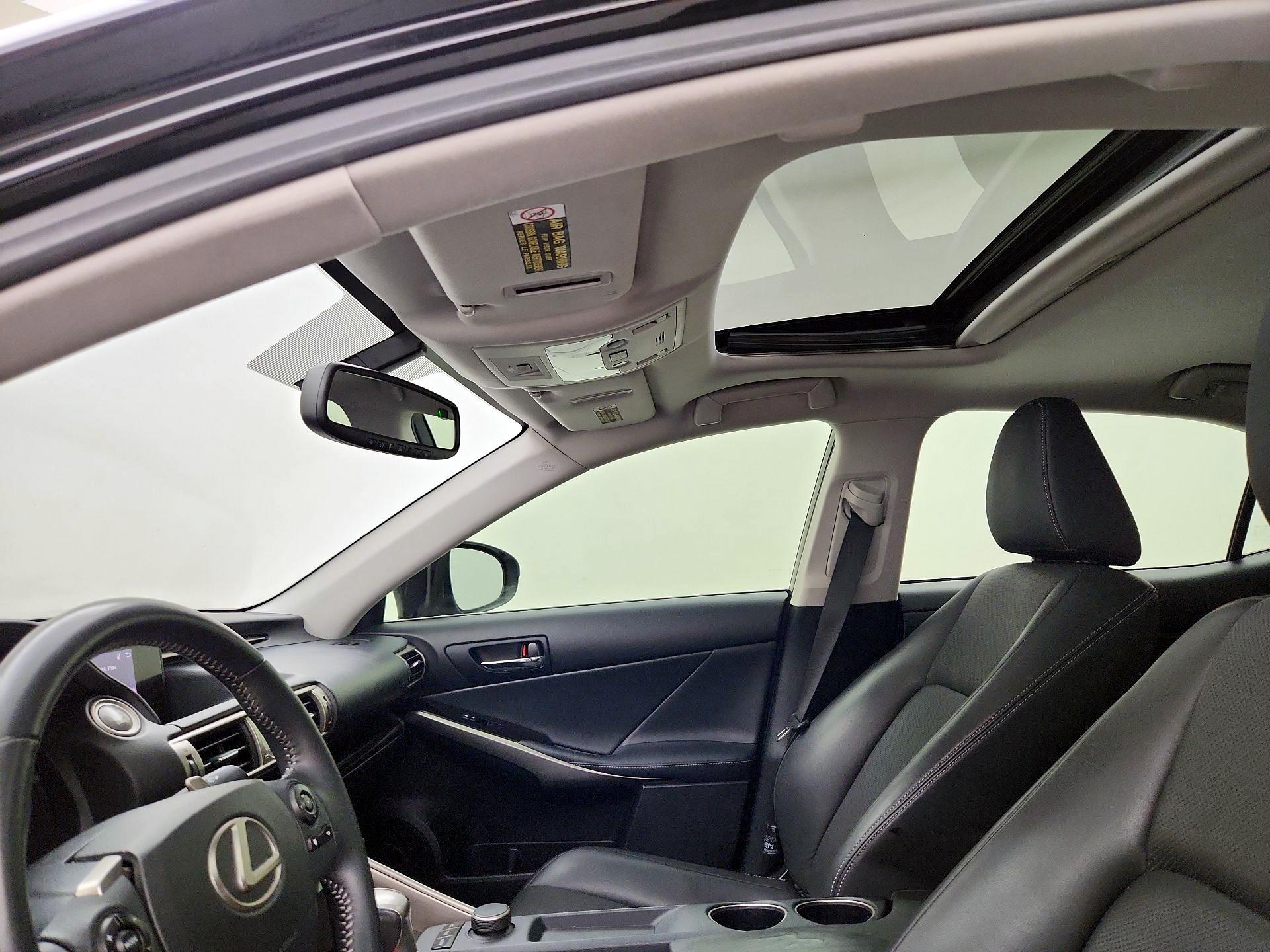 Thumbnail: 2014 Lexus IS - 19
