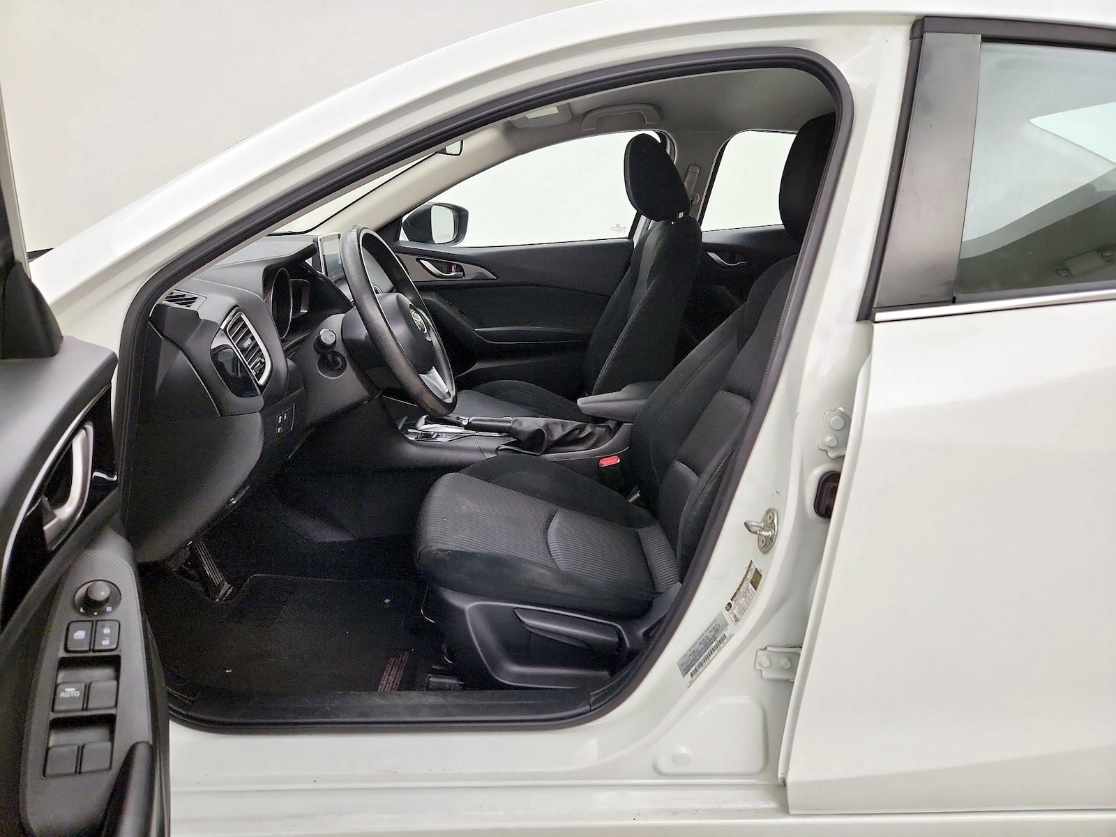 2016 Mazda MAZDA3 i Sport - Photo 12
